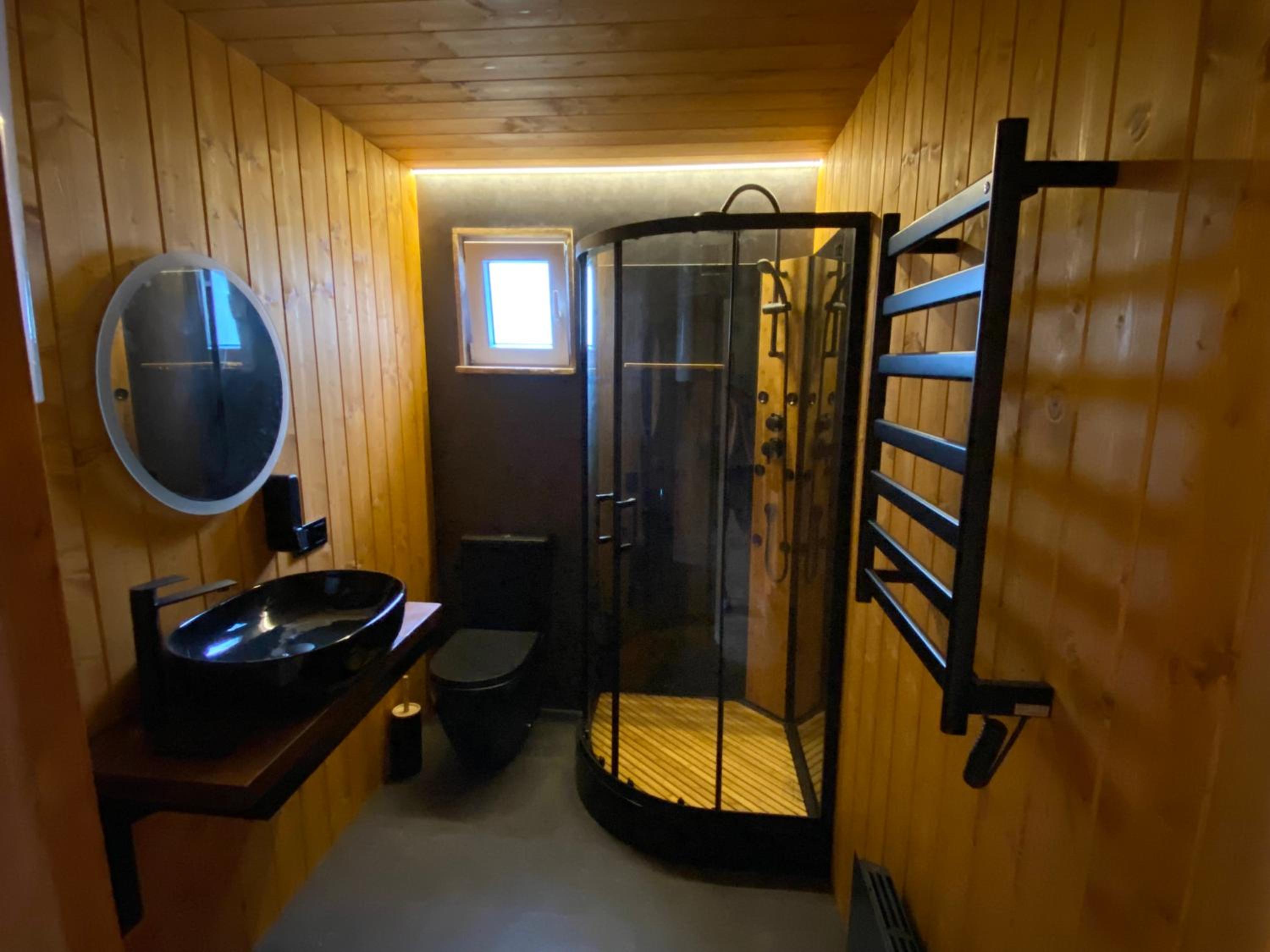 One-Bedroom House photo 2