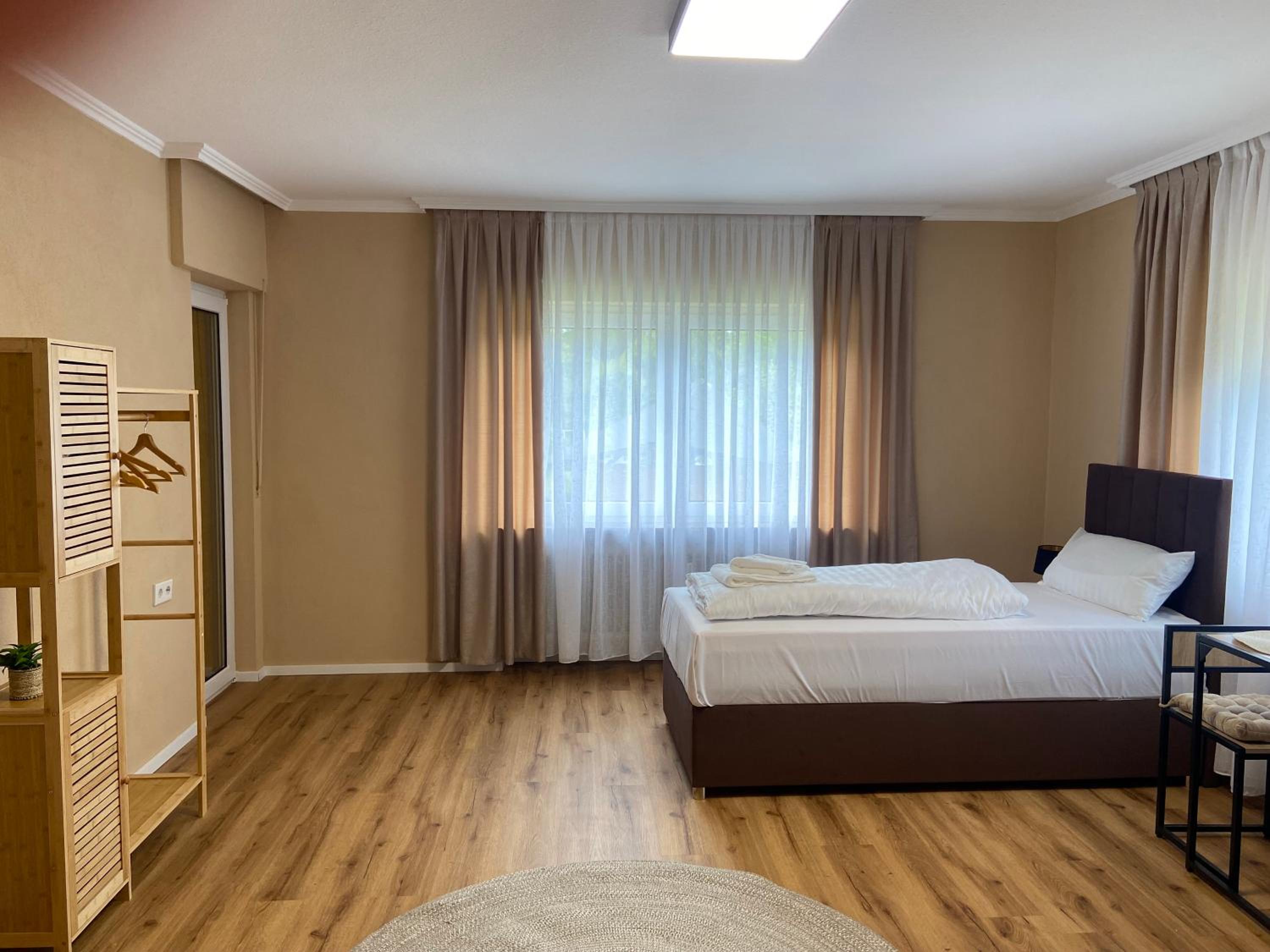 Large Double Room photo 3