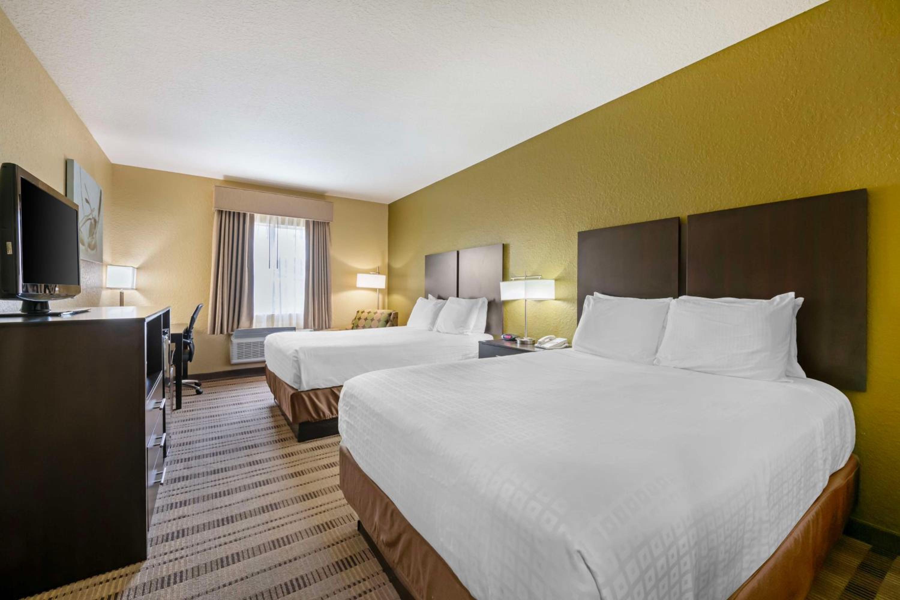 Queen Room with Two Queen Beds - Non-Smoking
