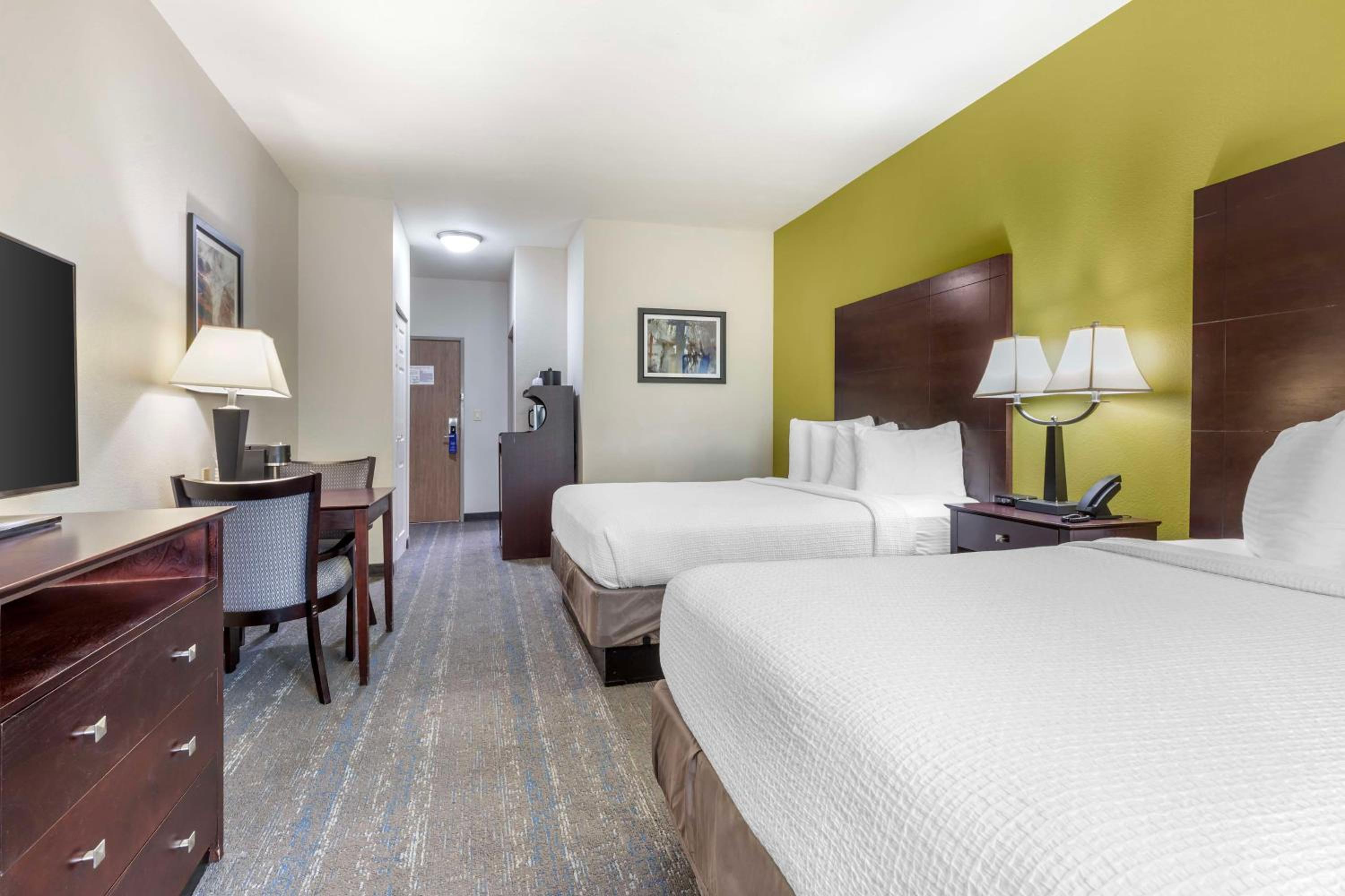 Queen Room with Two Queen Beds - Photo 1