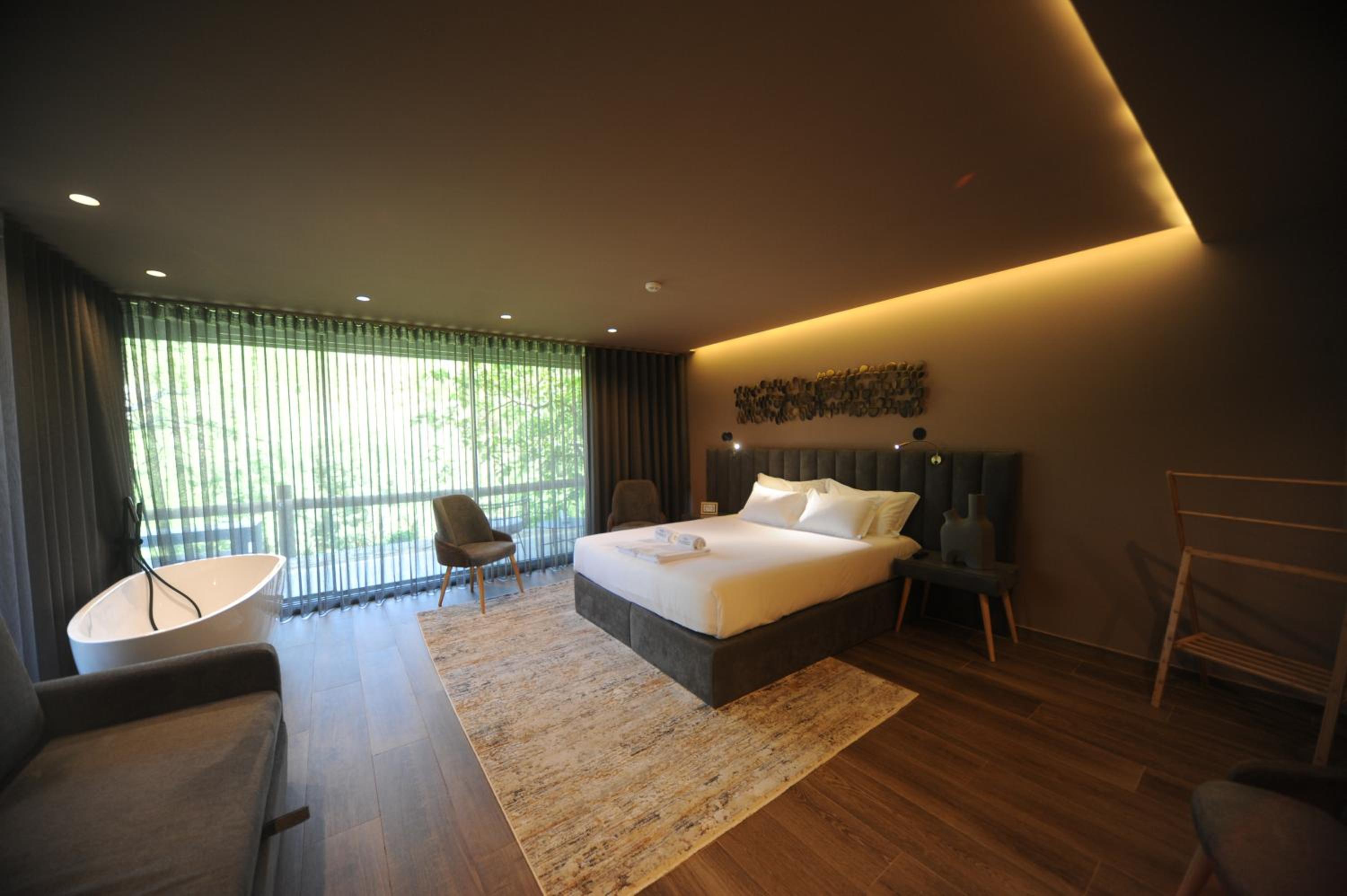 Suite with River View - Photo 5