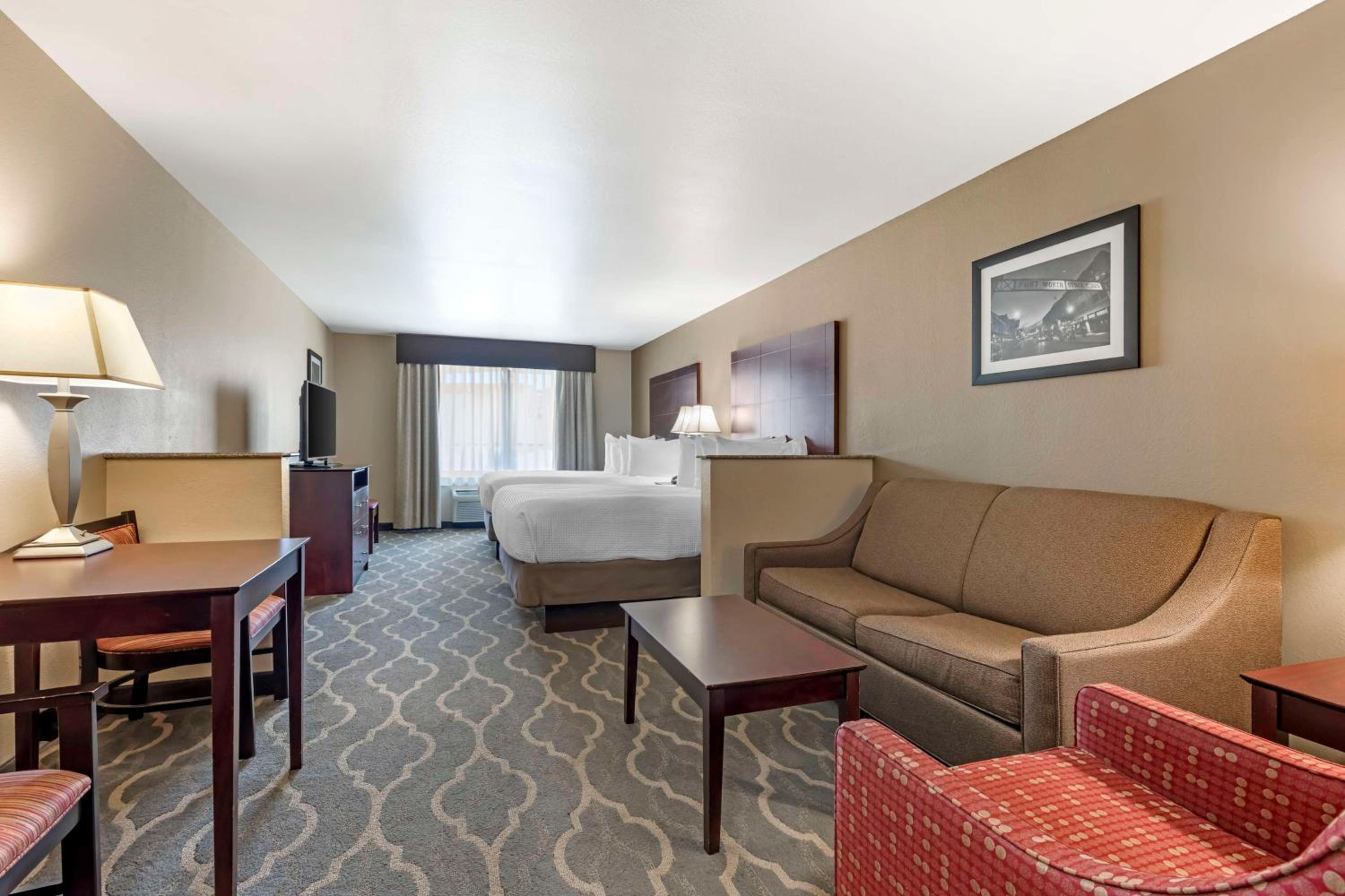 Queen Suite with Sofa Bed - Non-Smoking - Photo 1