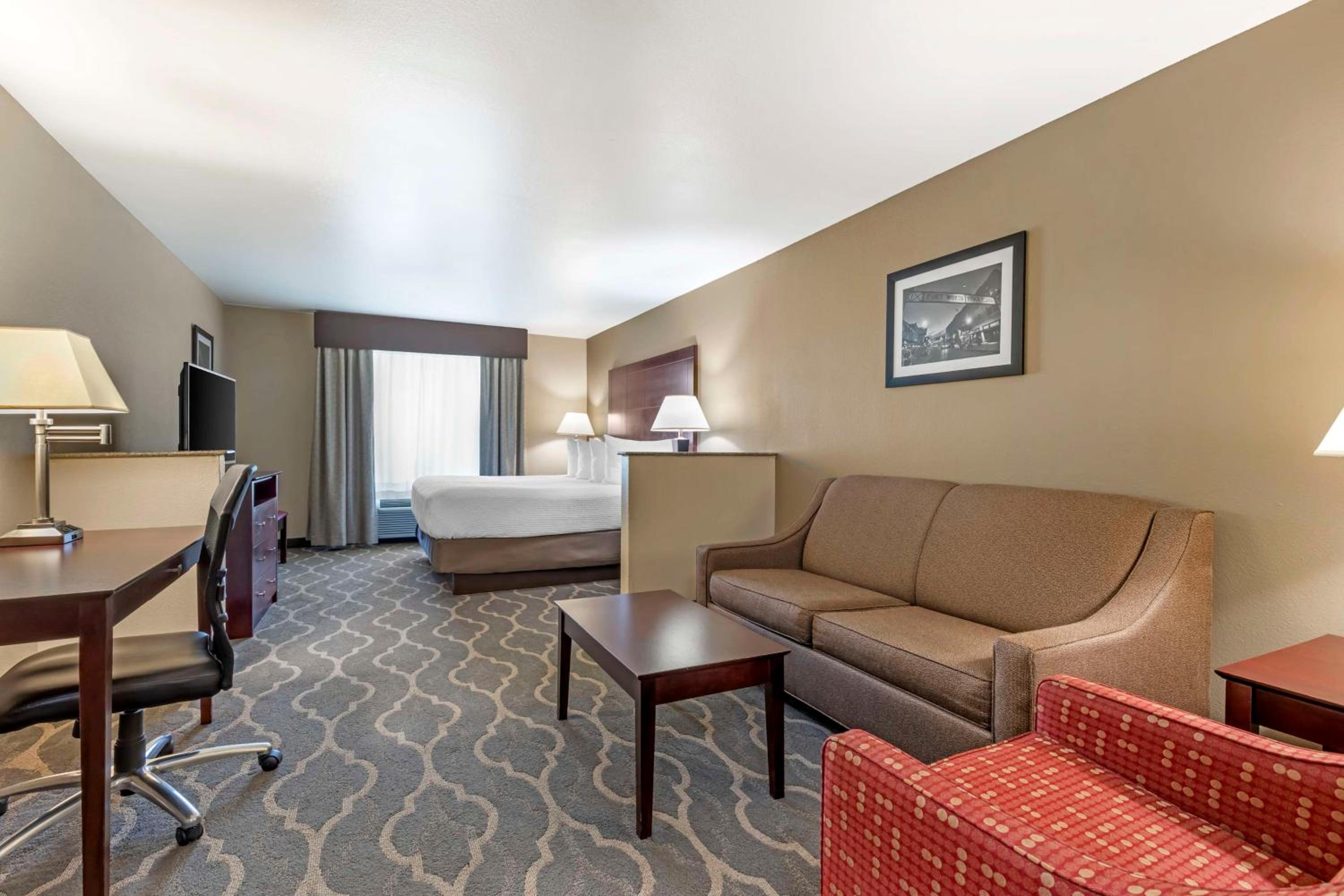 King Suite with Sofa Bed - Non-Smoking - Photo 1