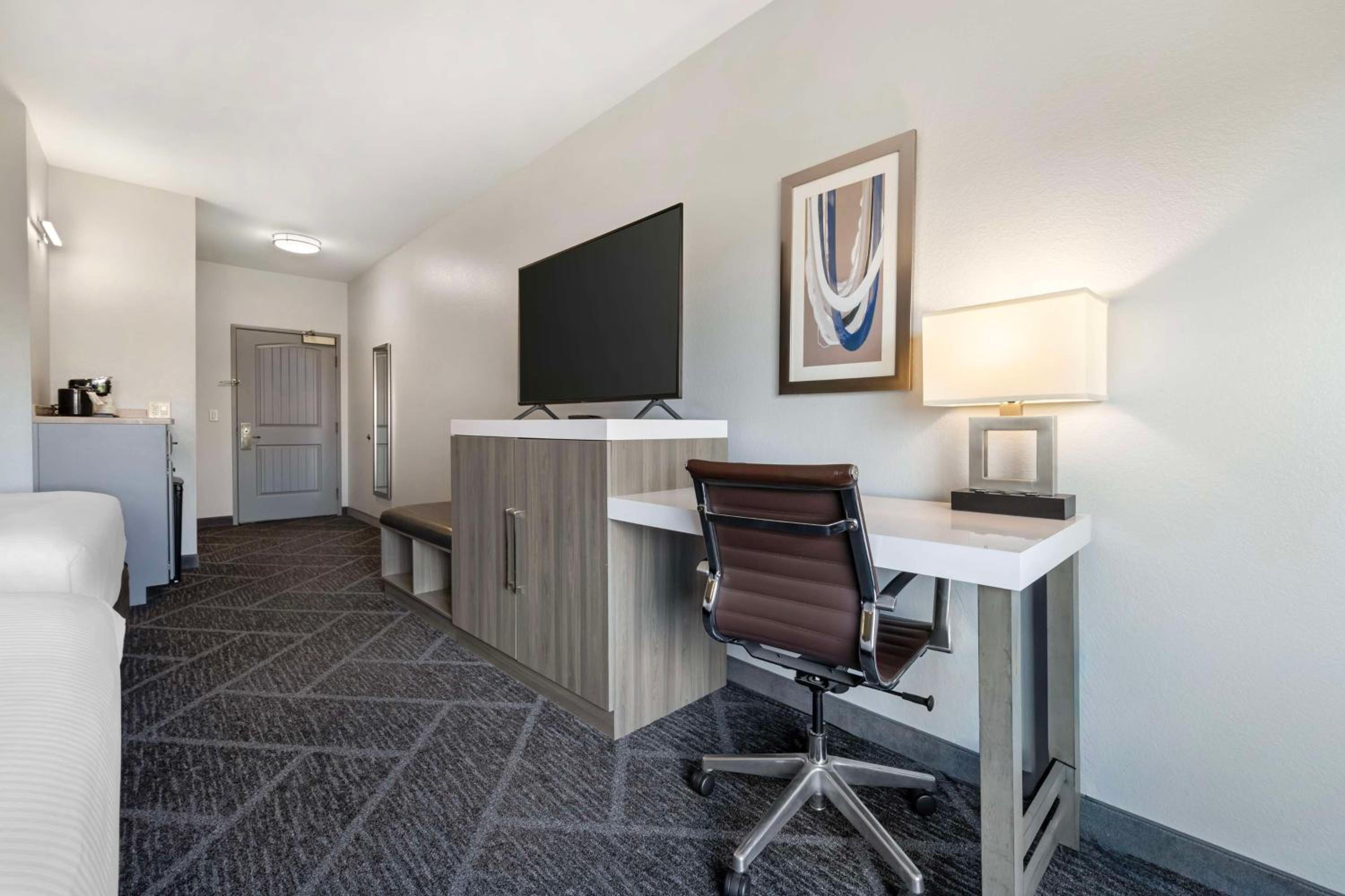 Queen Room With Two Queen Beds - Disability Access - Photo 4