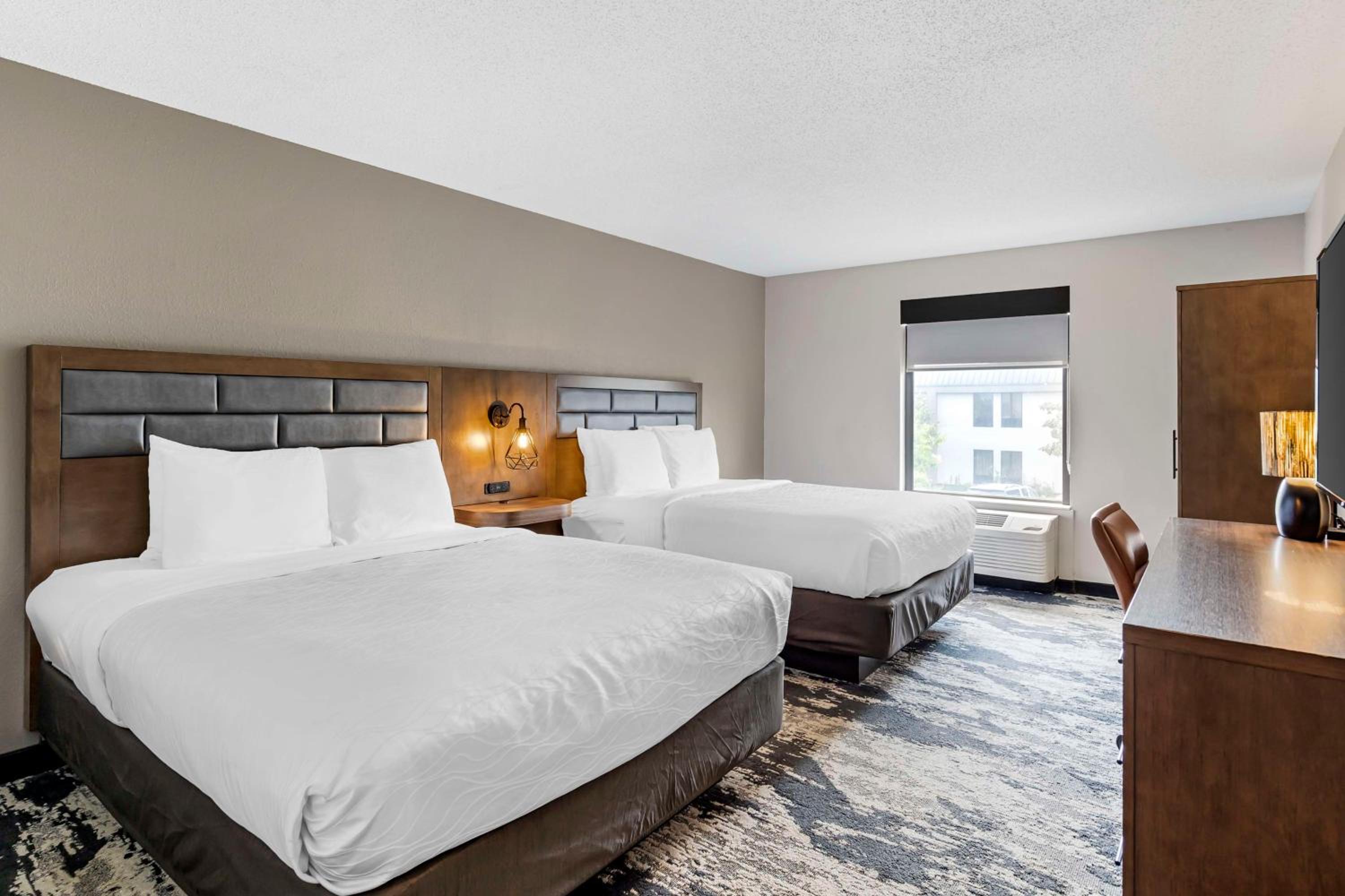 Queen Room with Two Queen Beds - Photo 1