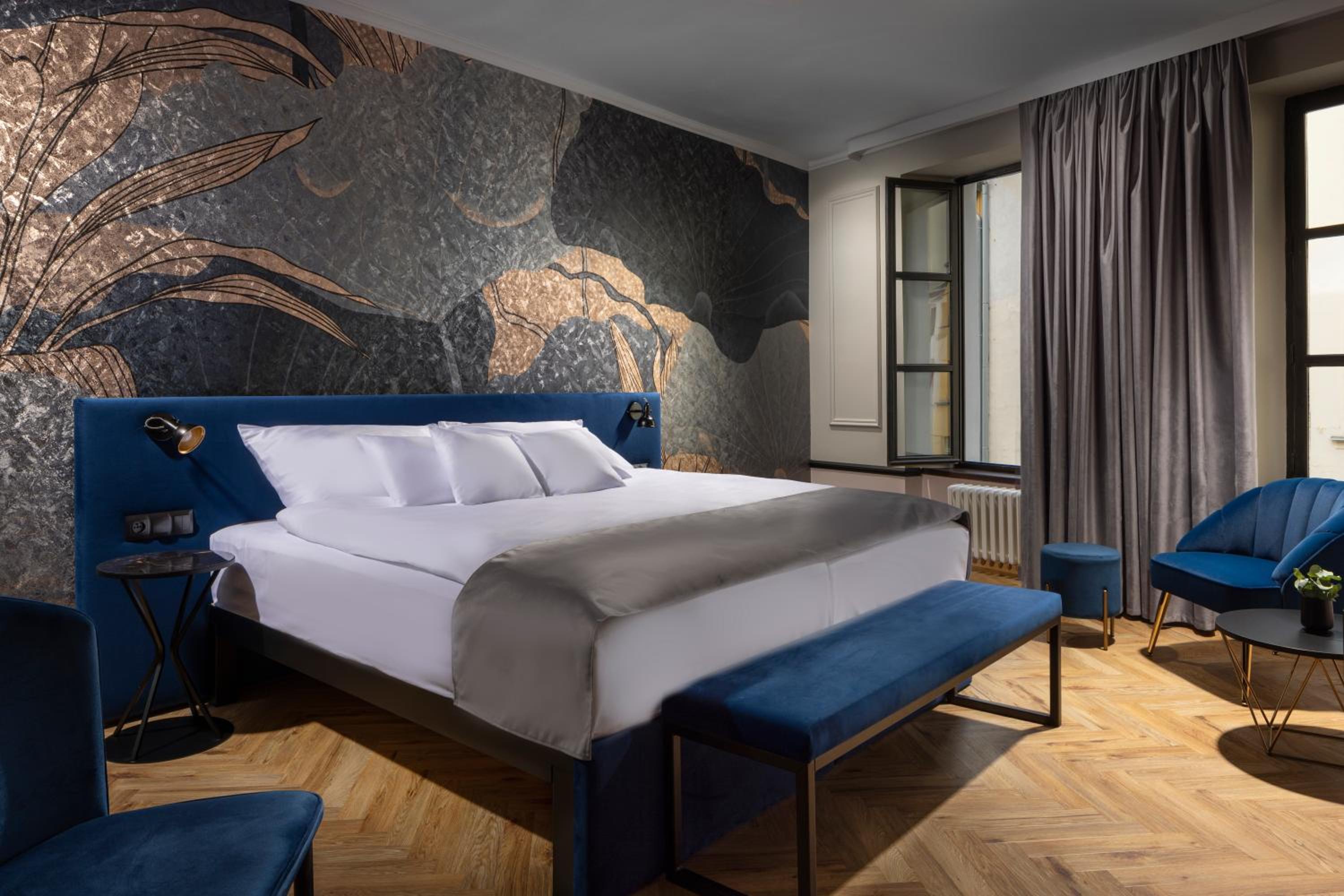 Deluxe King Room