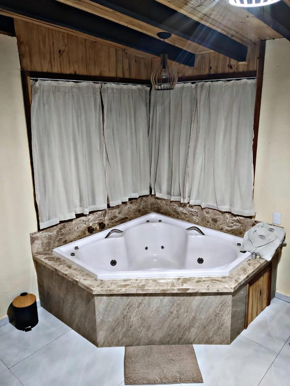 Double Room with Spa Bath photo 2