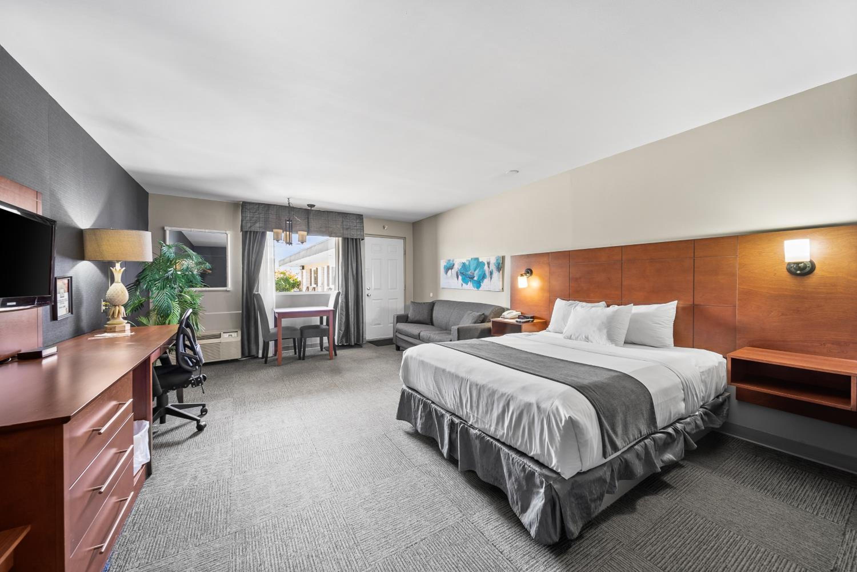 Standard Queen Room photo 1