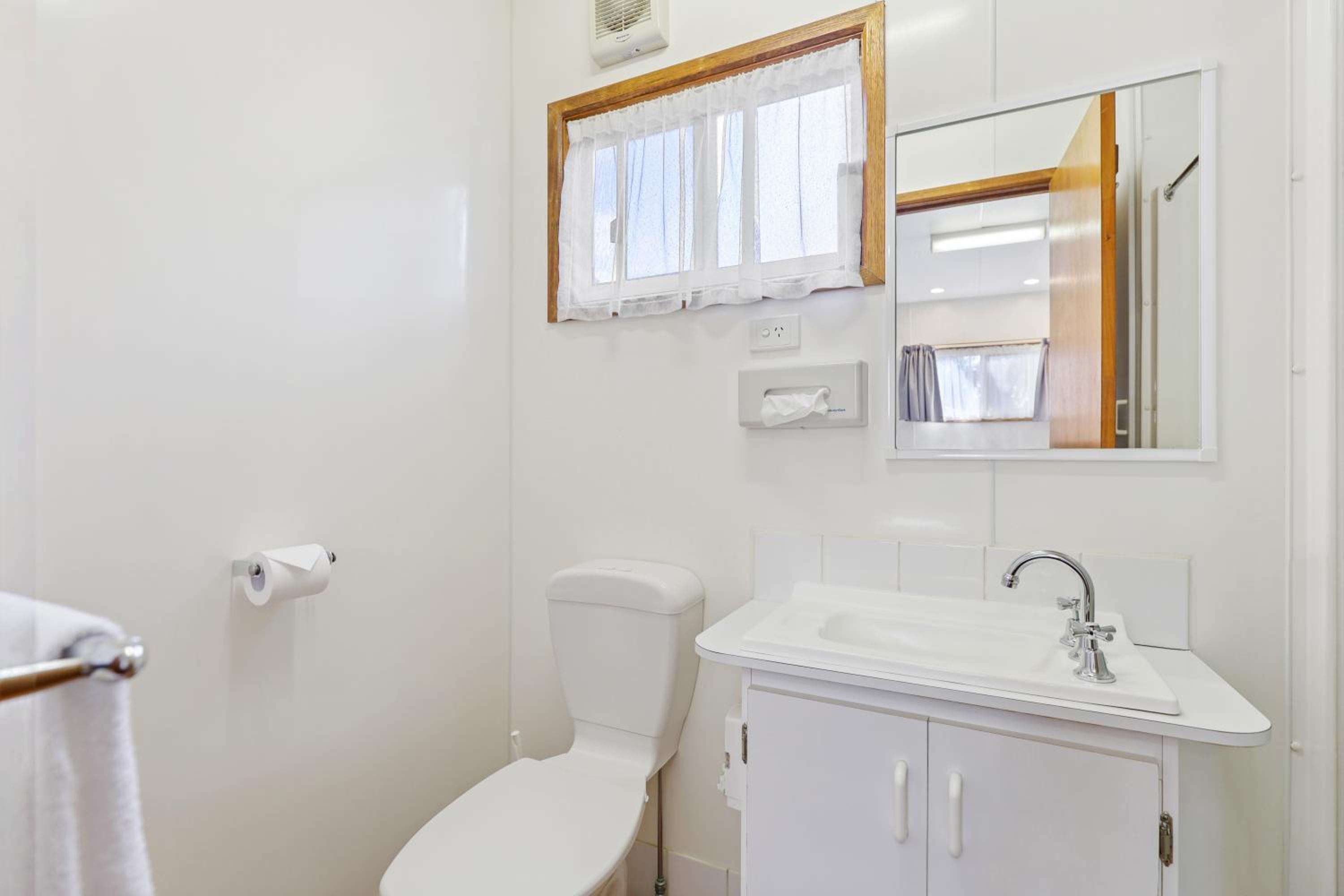 Budget Double Room photo 2