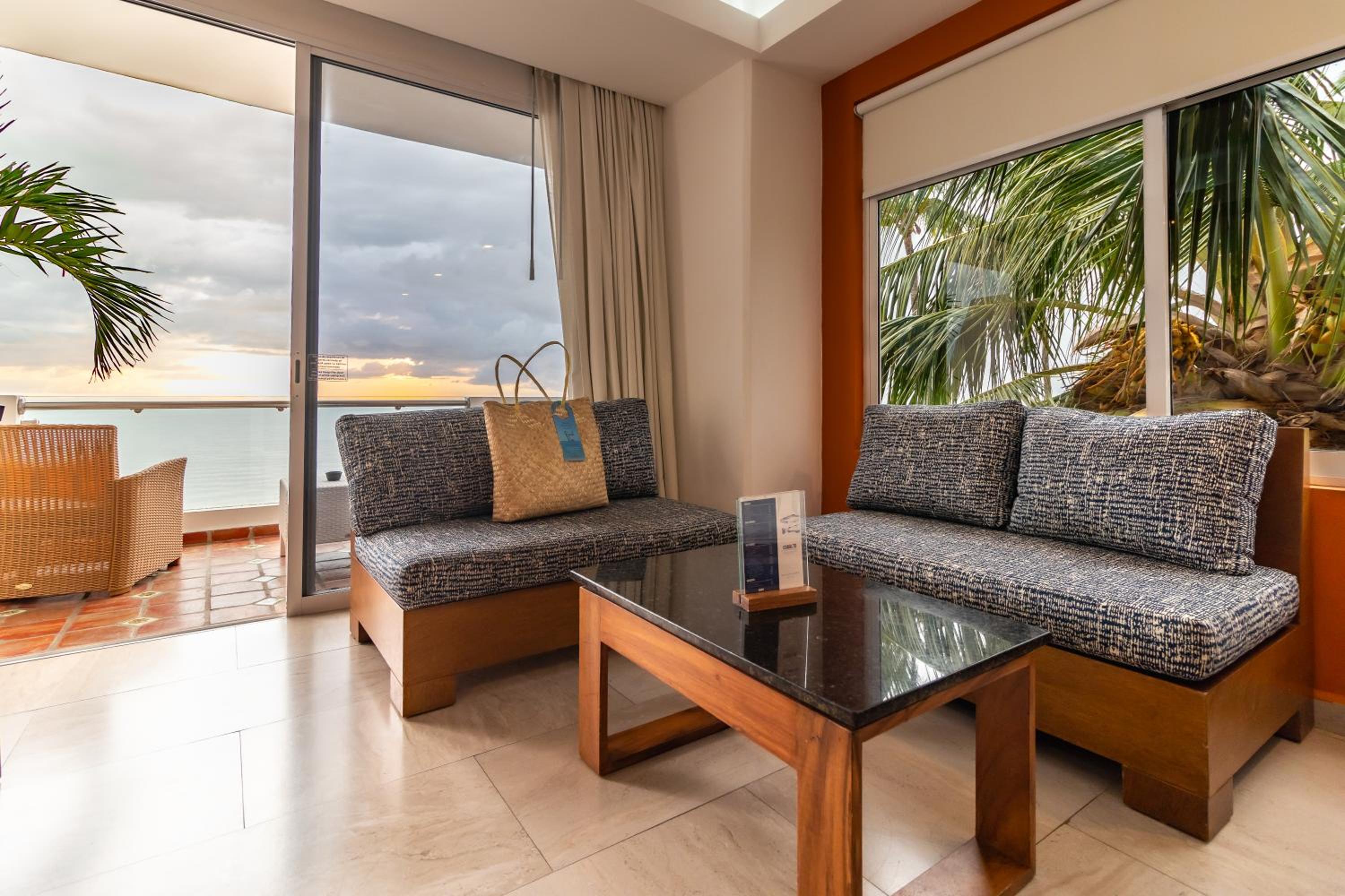 Master Suite Oceanview - Photo 12