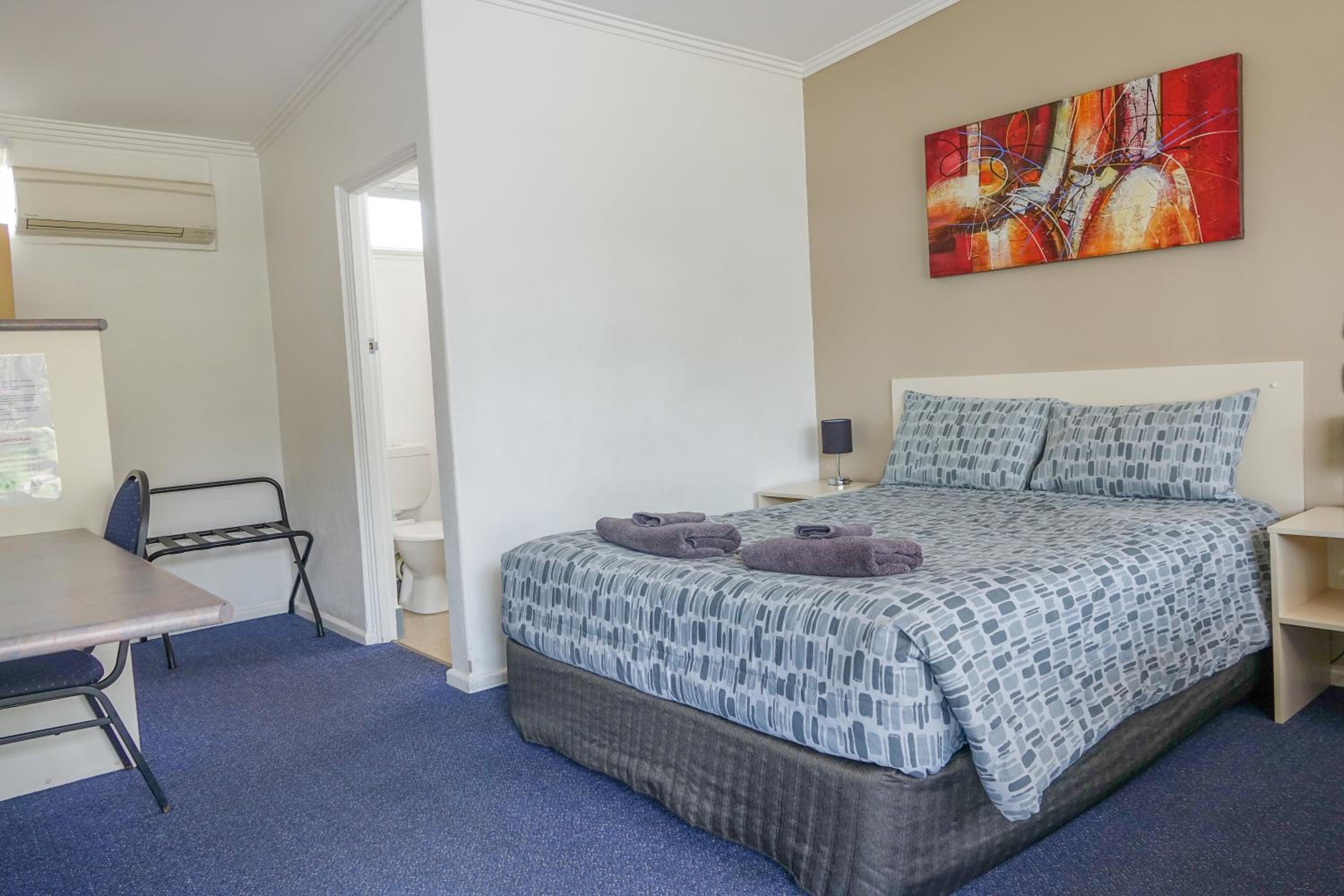 Economy Double Room photo 1