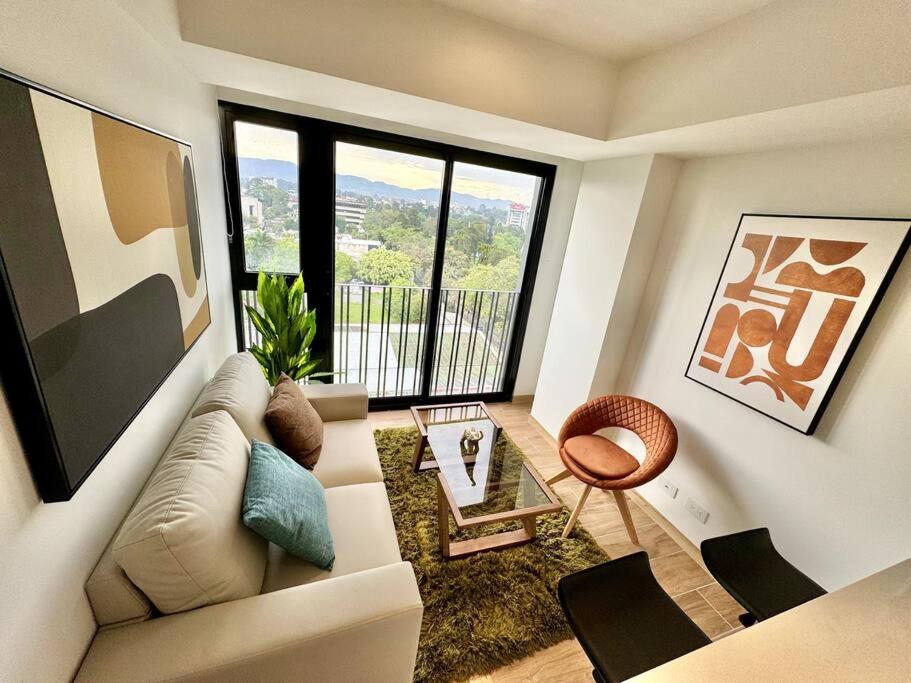 One-Bedroom Apartment photo 2