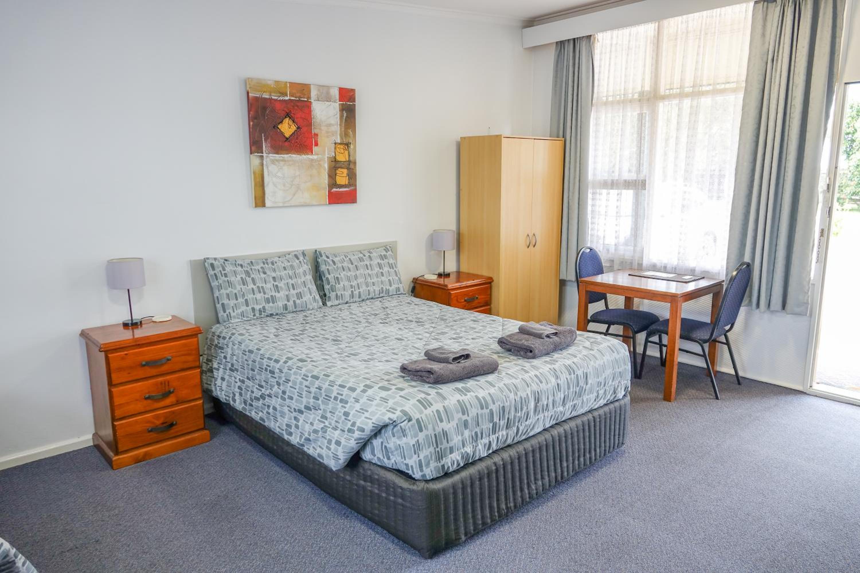 Large Queen Room photo 3