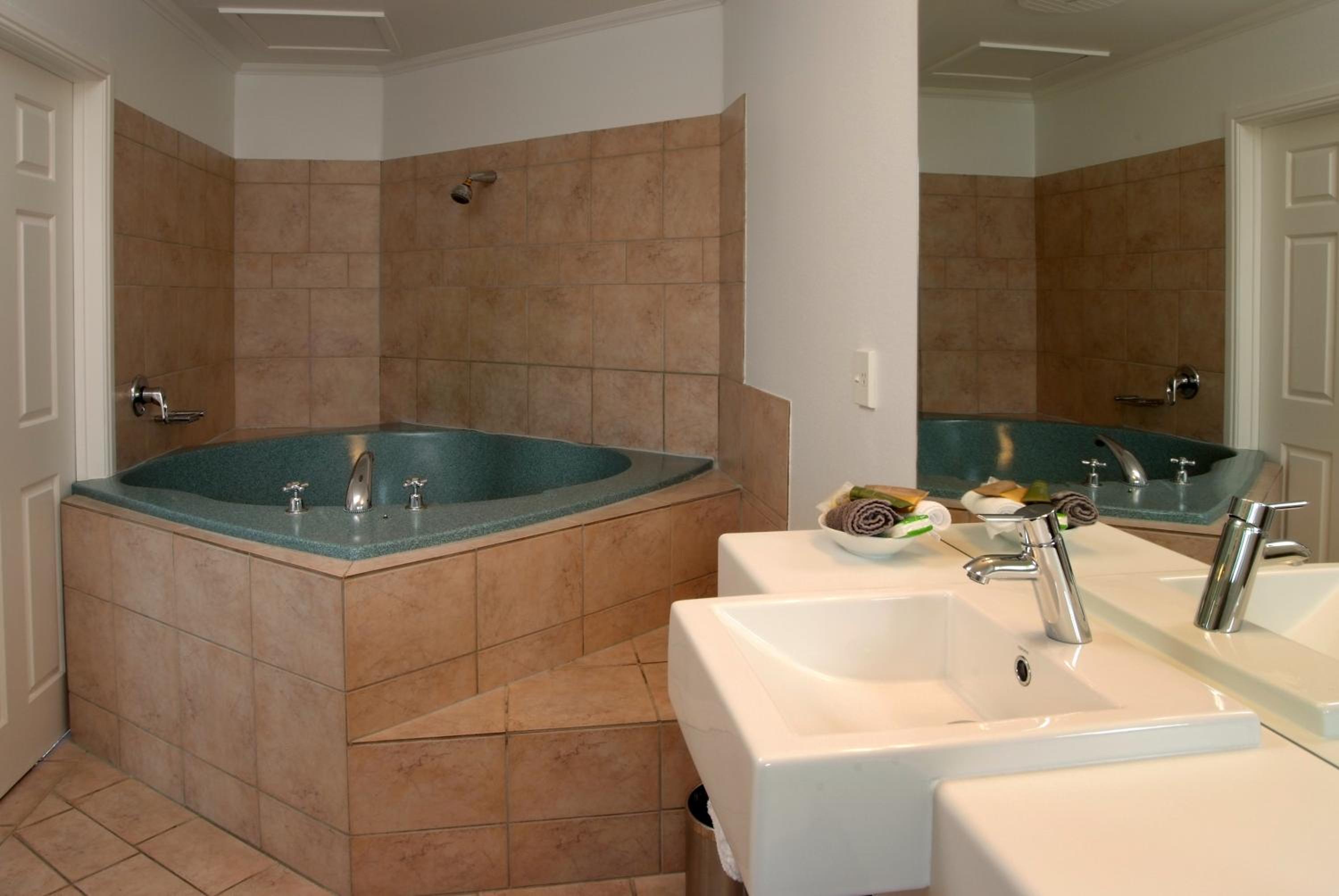 Executive Studio with Spa Pool - Photo 8