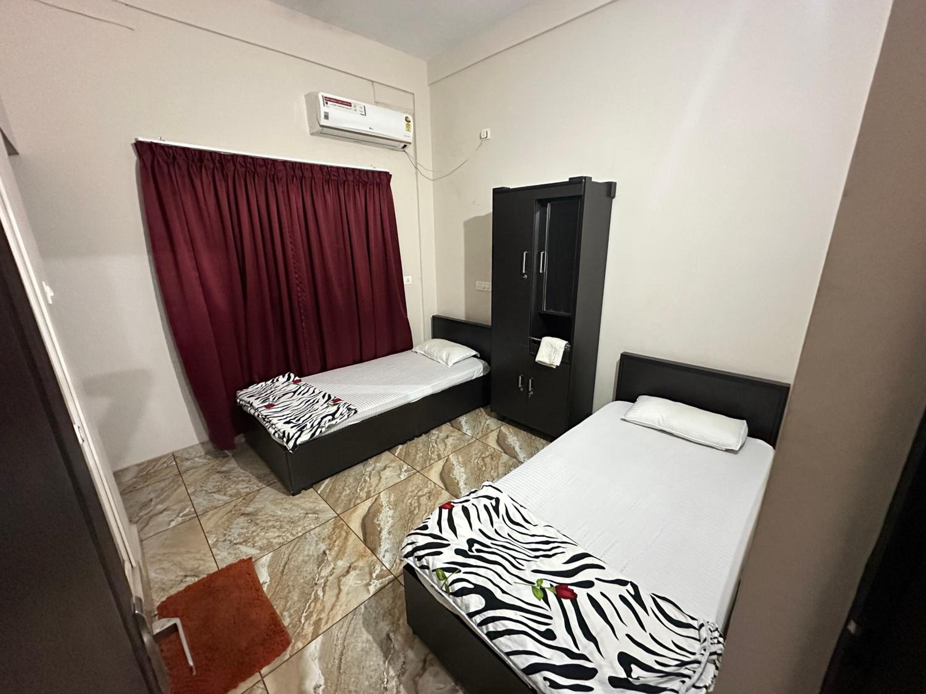 Deluxe Double Room (2 Adults + 1 Child) photo 3