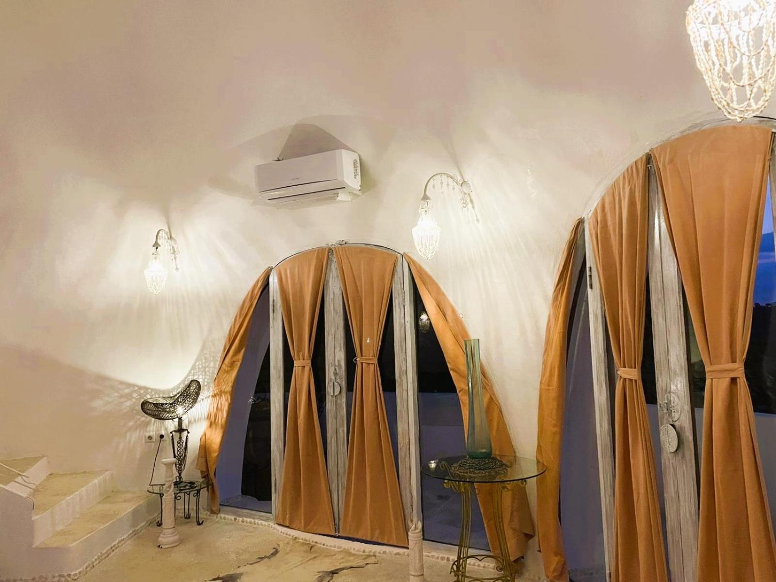 Villa photo 2