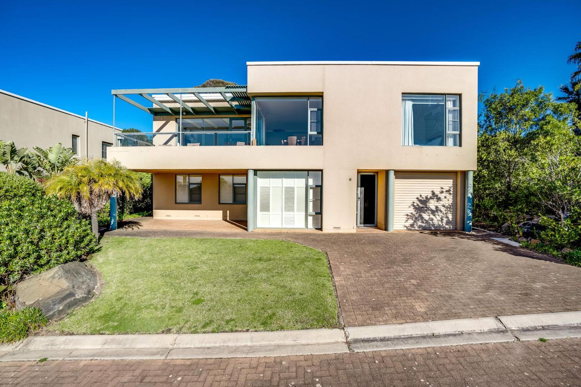 Villa photo 2