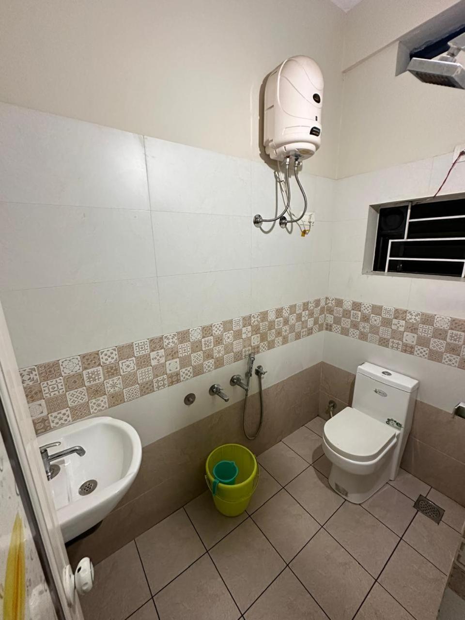 Double Room with Balcony (2 Adults + 1 Child) photo 3