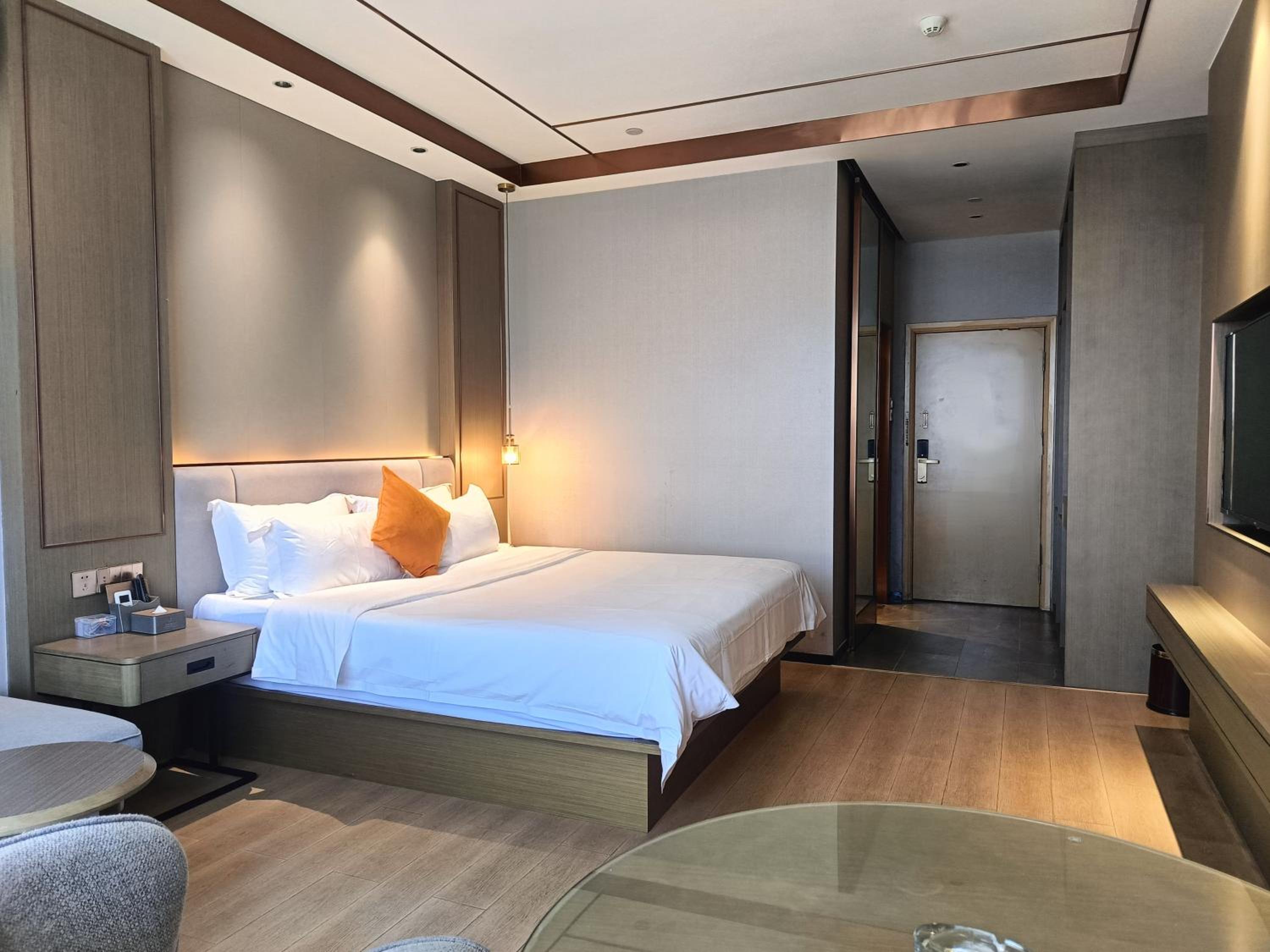 Deluxe Queen Room photo 2