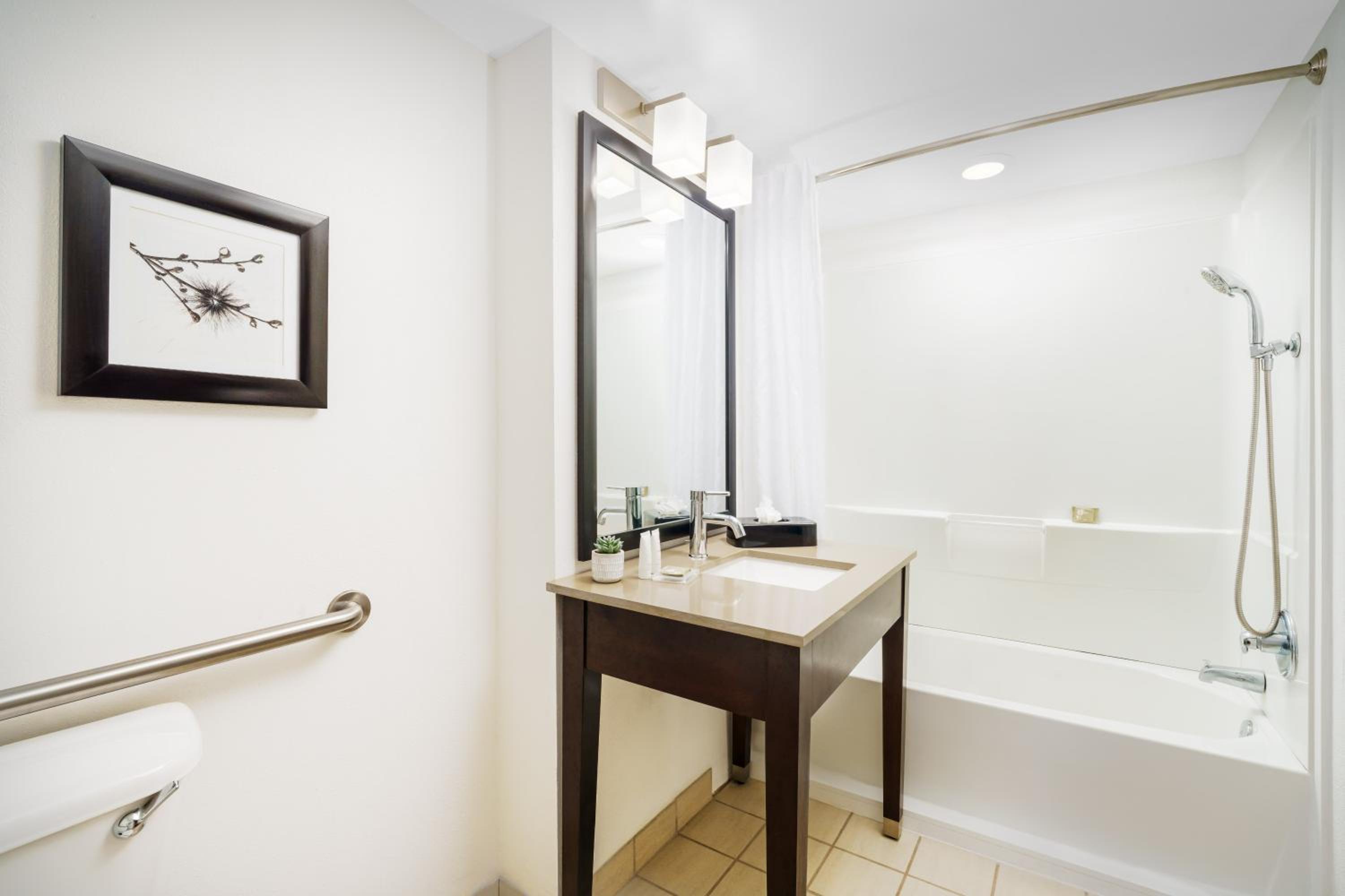 Queen Room with Two Queen Beds - Disability Access