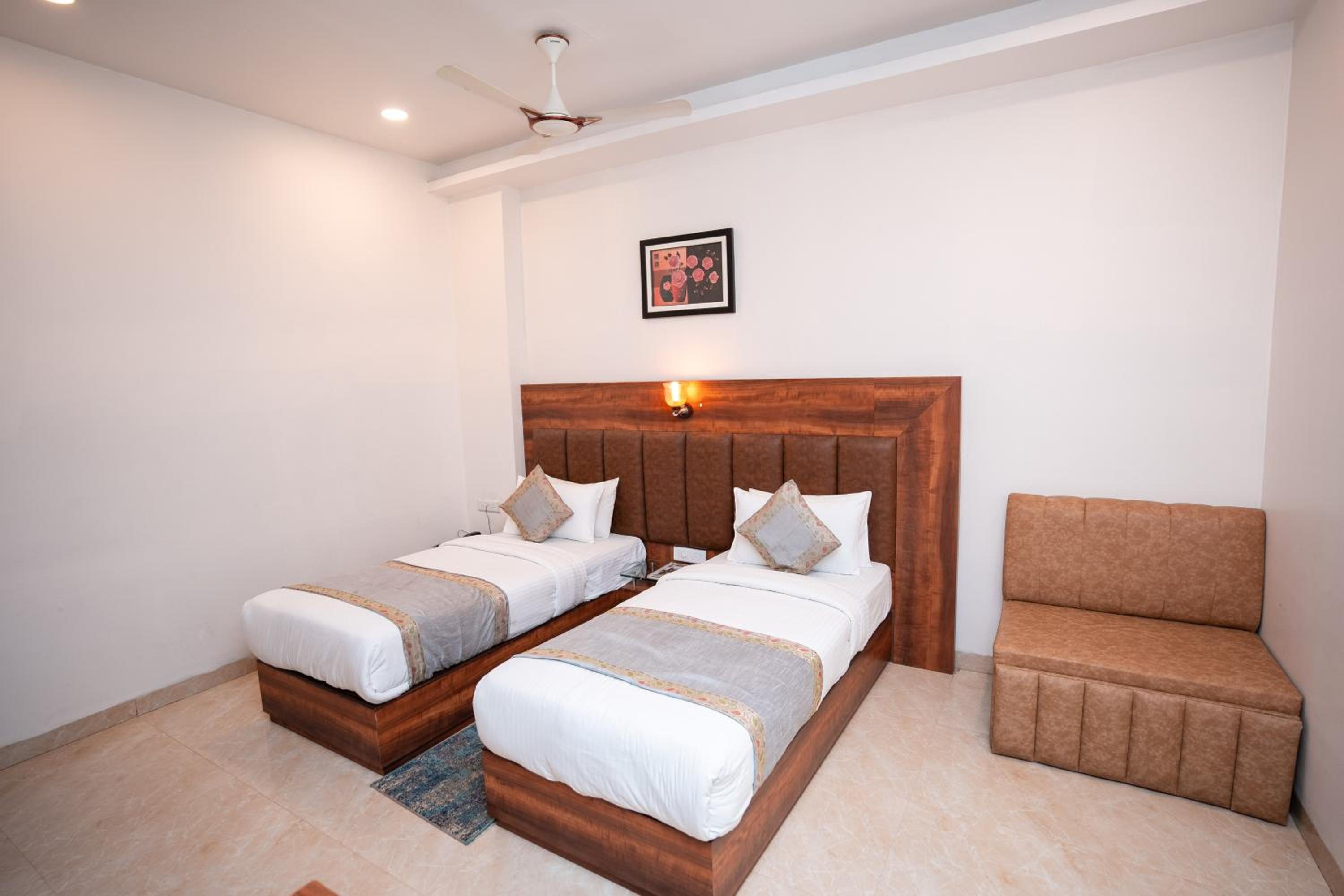 Deluxe Double Room - Photo 15