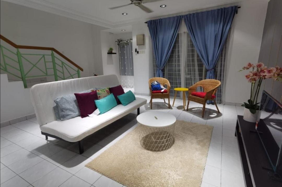 Three-Bedroom House photo 1