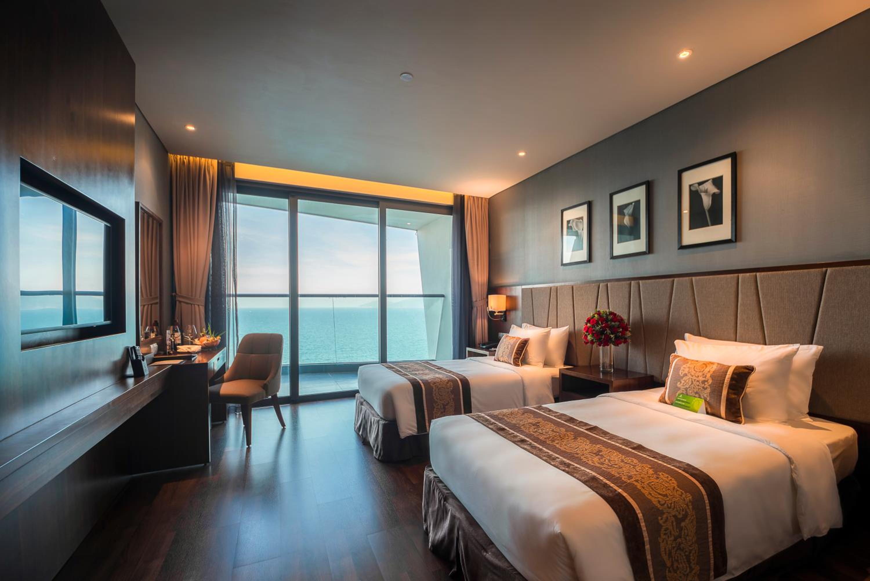 Deluxe Twin Room with Ocean View - Sauna access & Stay More, Pay Less