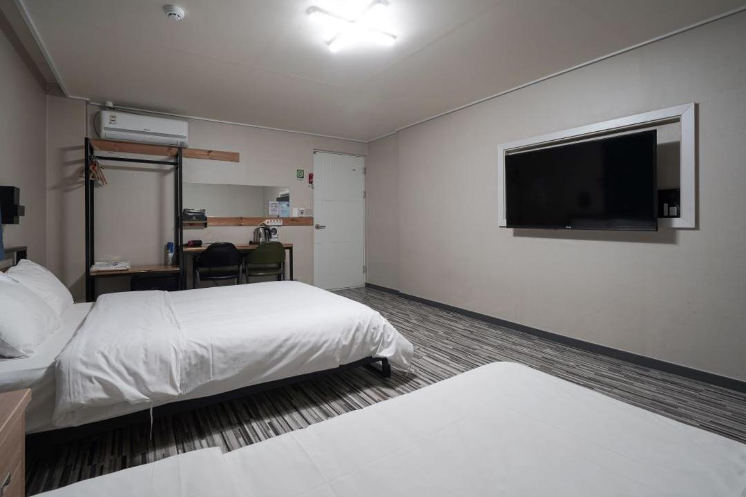 Family Twin Room photo 3