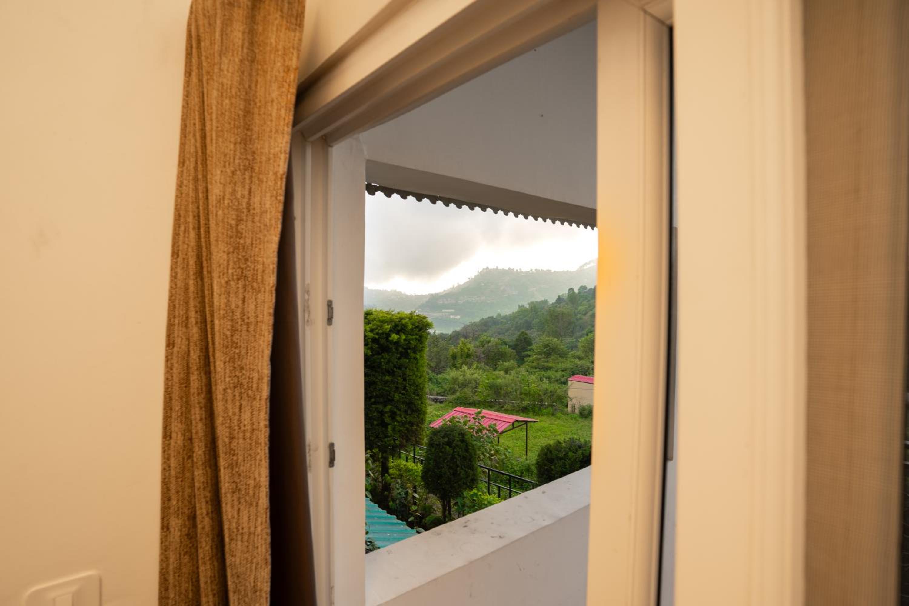Deluxe Double Room With Balcony photo 2