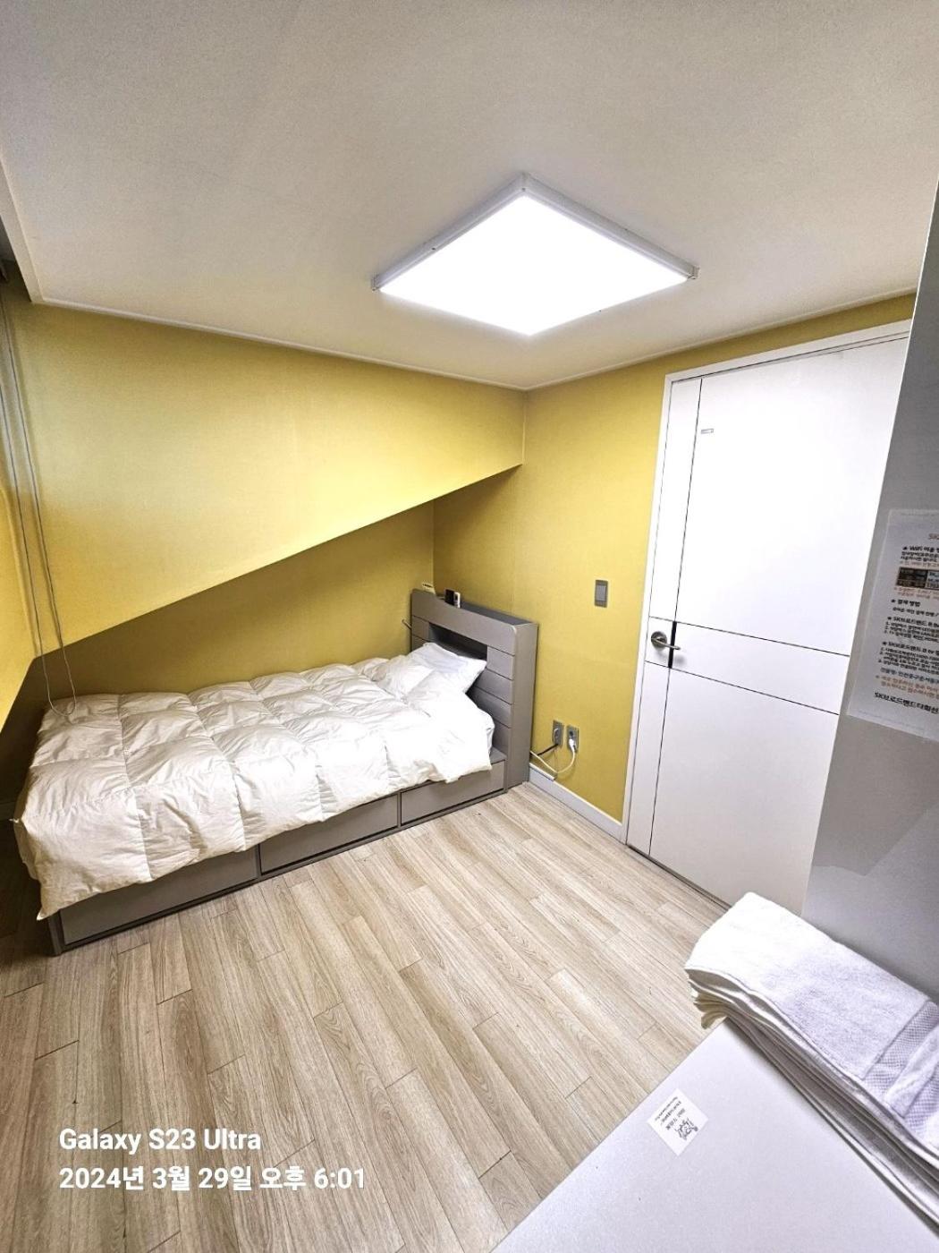 Two-Bedroom Apartment with Balcony and Terrace photo 1