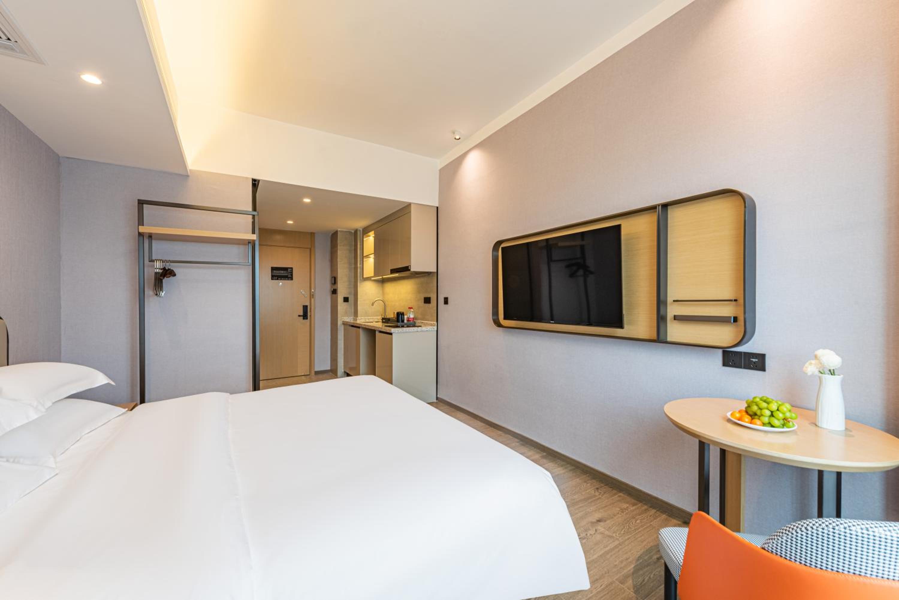City View King Room
