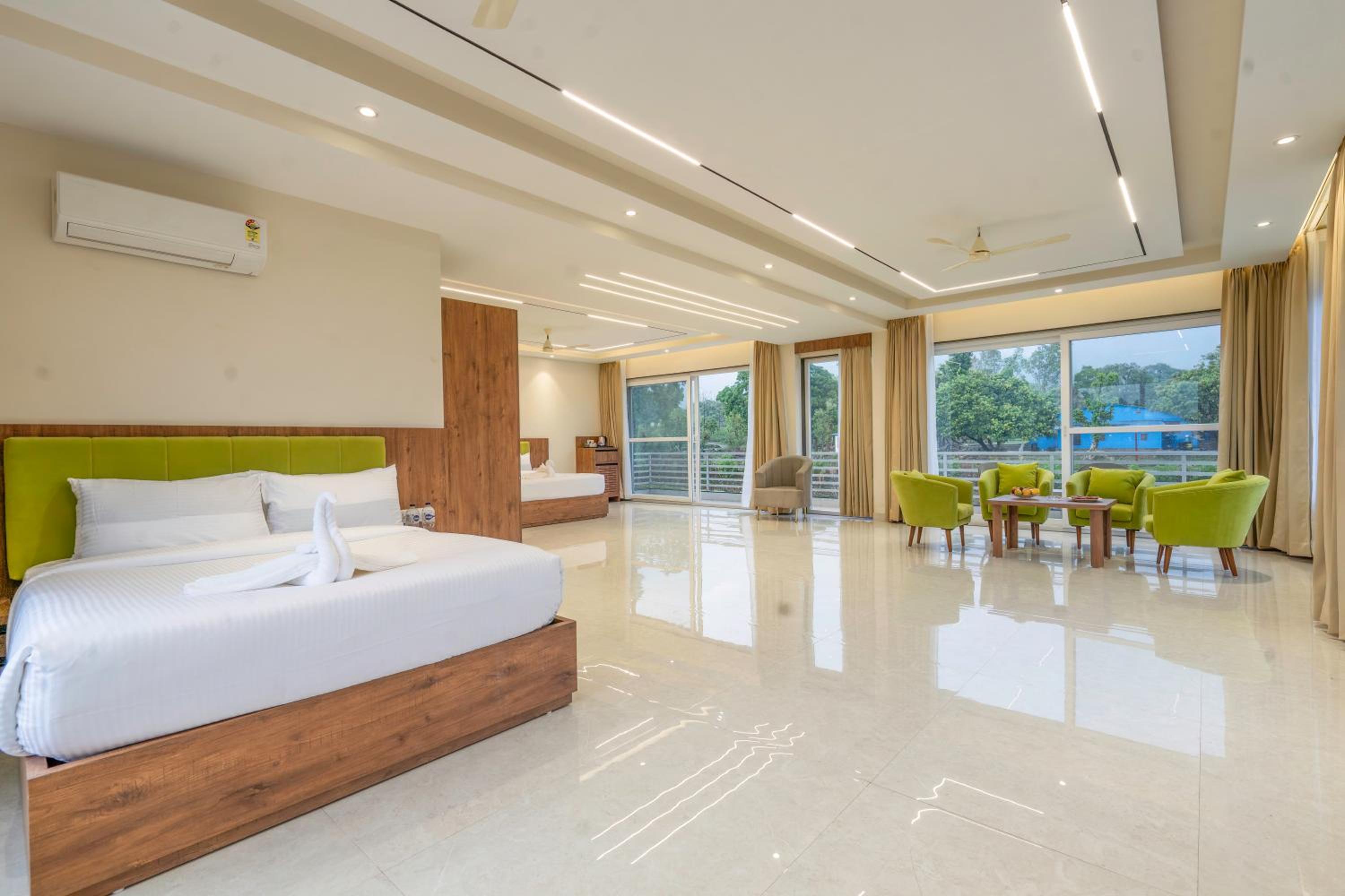 Suite with Pool View photo 2