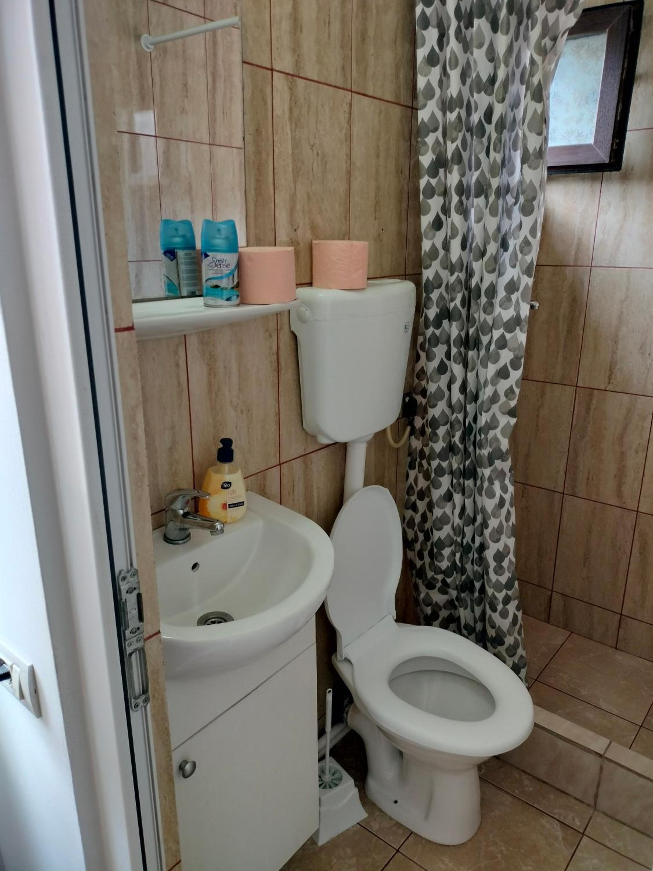 Single Room with Bathroom photo 3