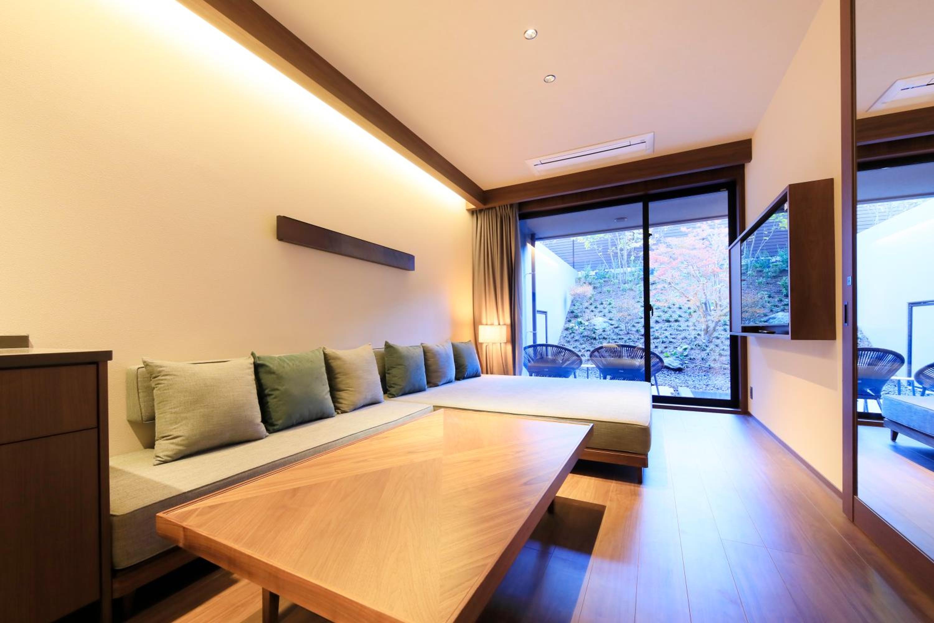 Twin Room with Private Bathroom