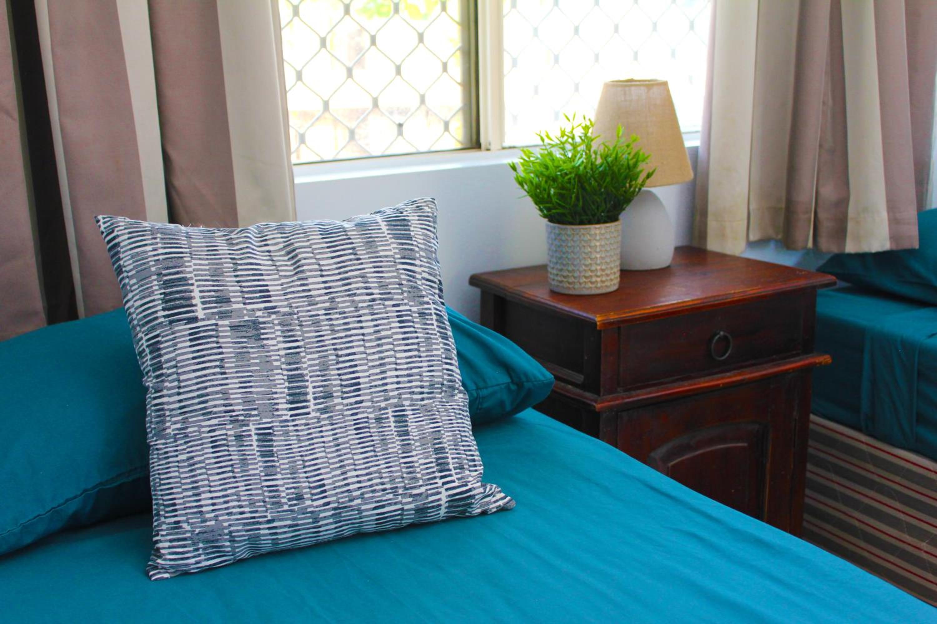 Twin Room - Disability Access - Photo 3
