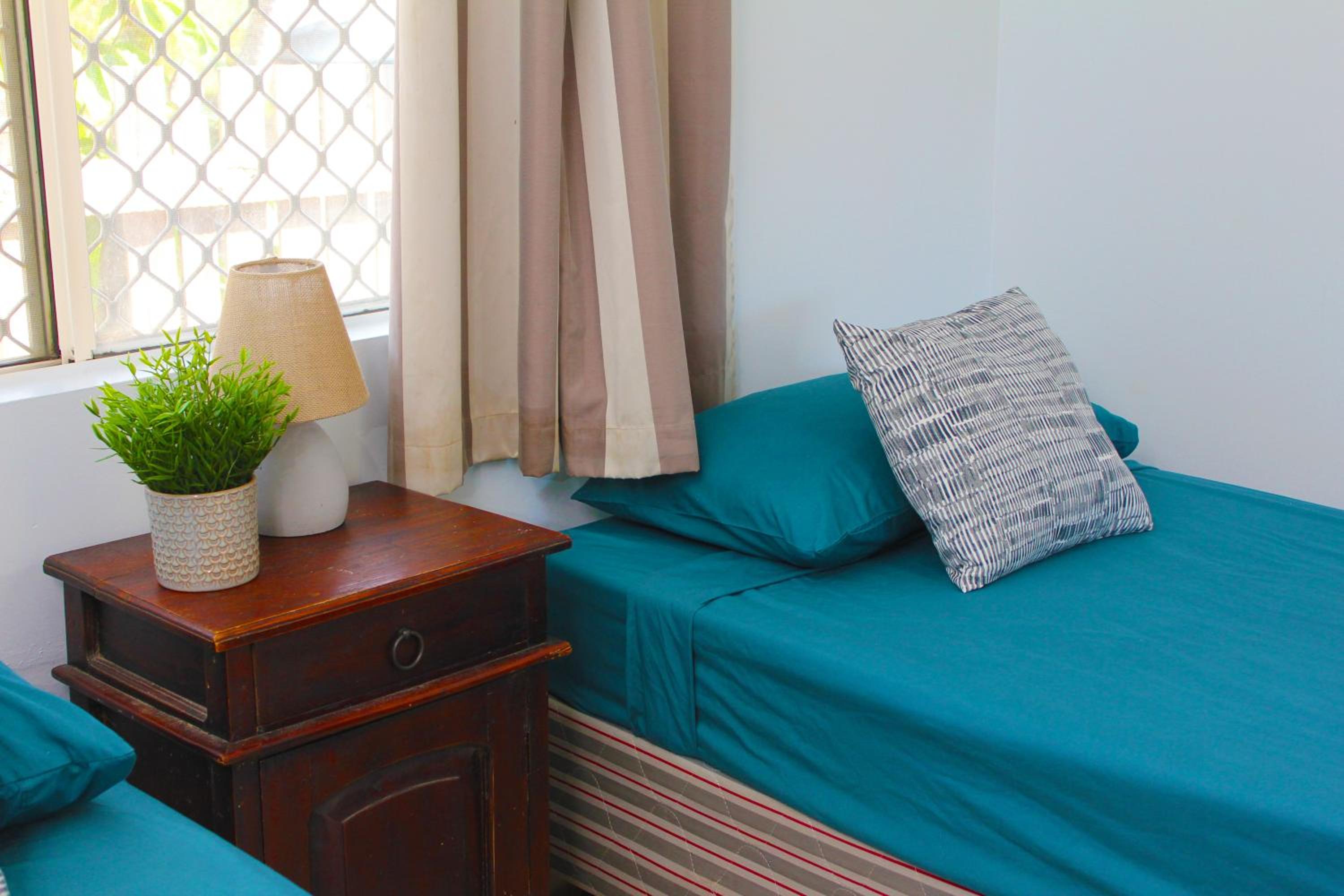 Twin Room - Disability Access - Photo 2
