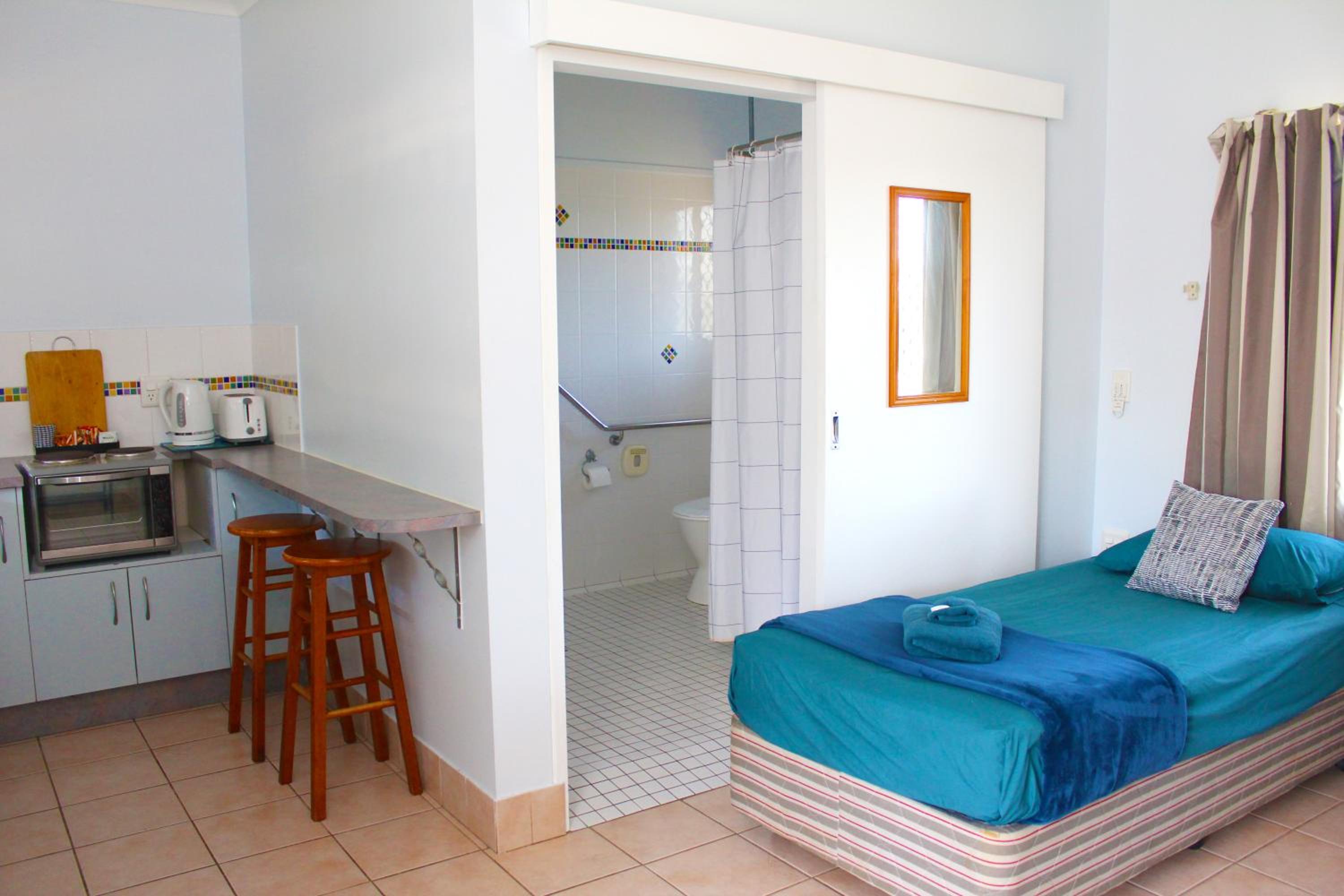 Twin Room - Disability Access - Photo 8