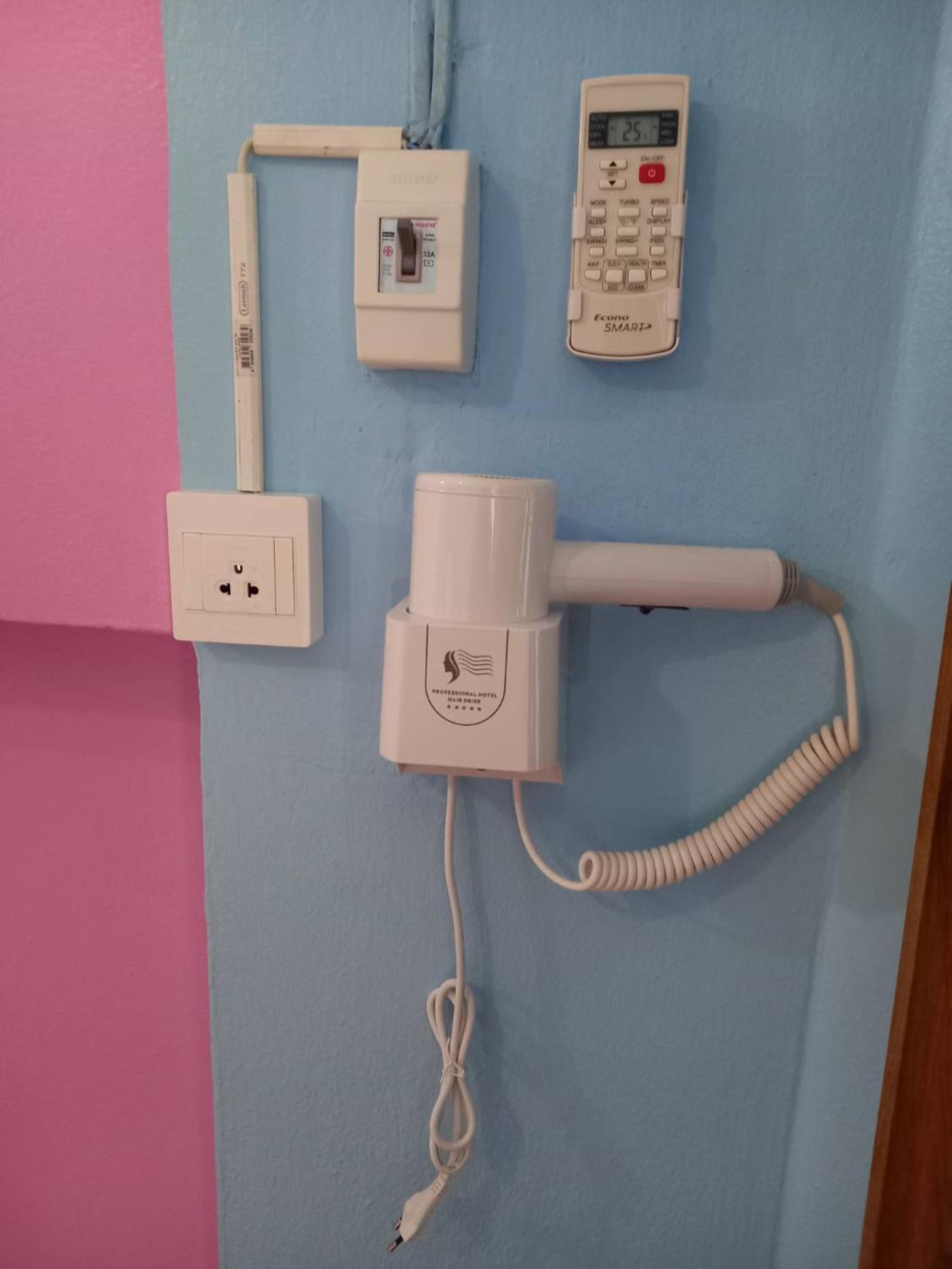Deluxe Twin Room photo 3