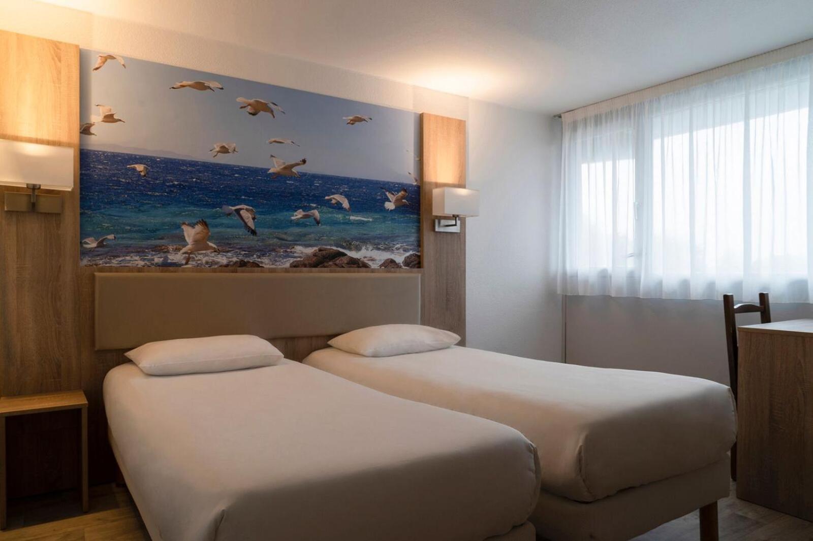 Twin Room with 2 Single Beds - Photo 1