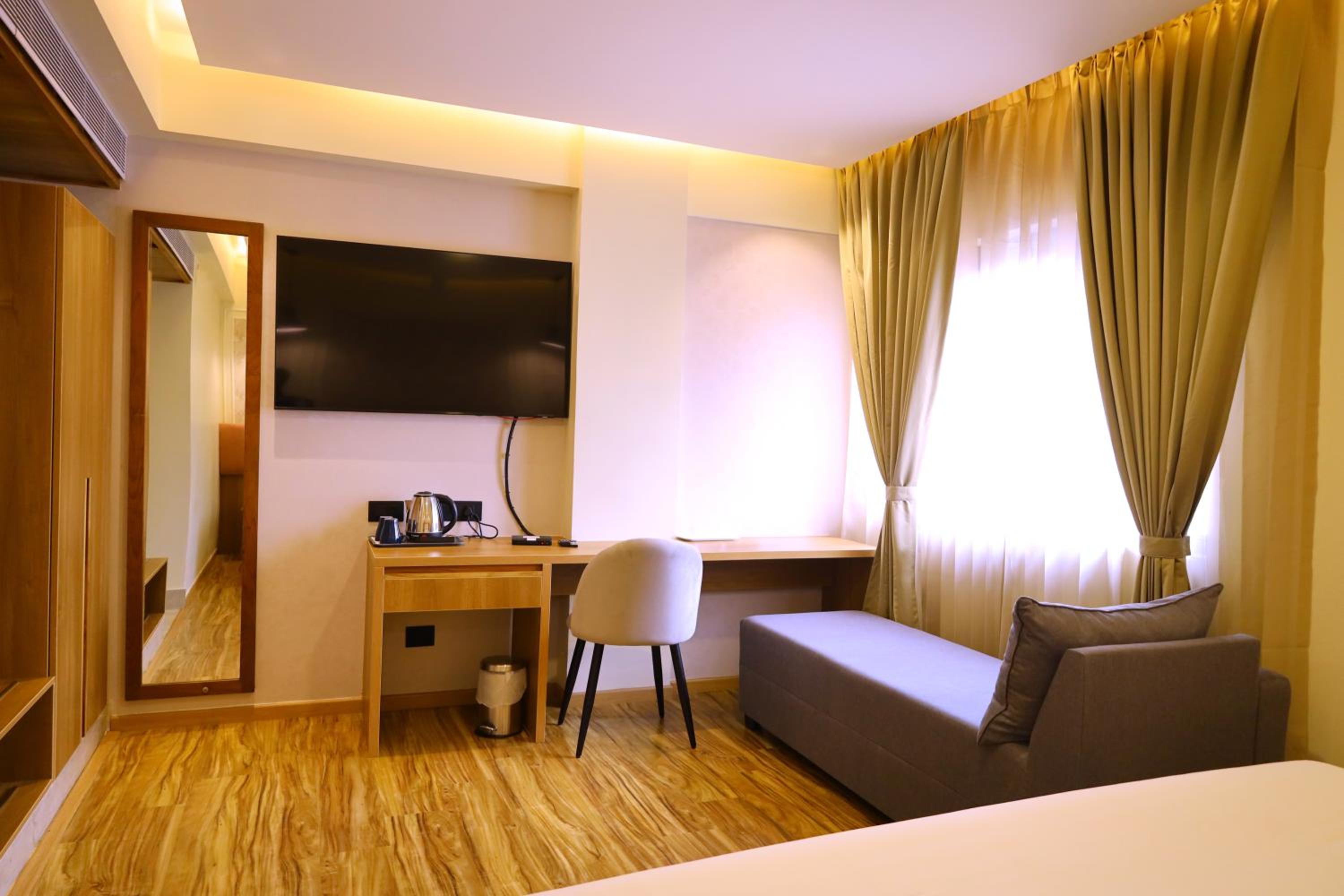 Suite - Photo 4