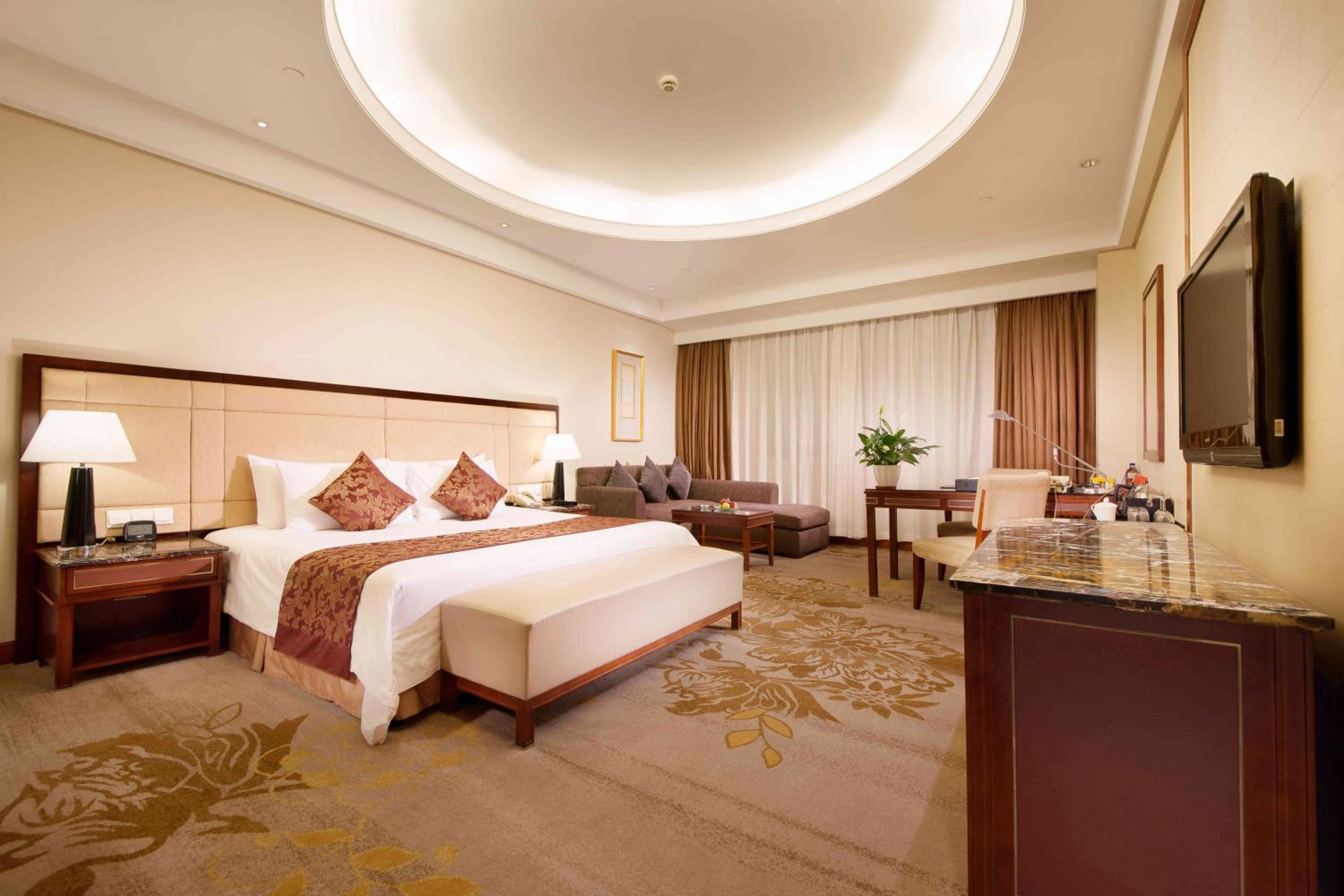 Deluxe King Room photo 1