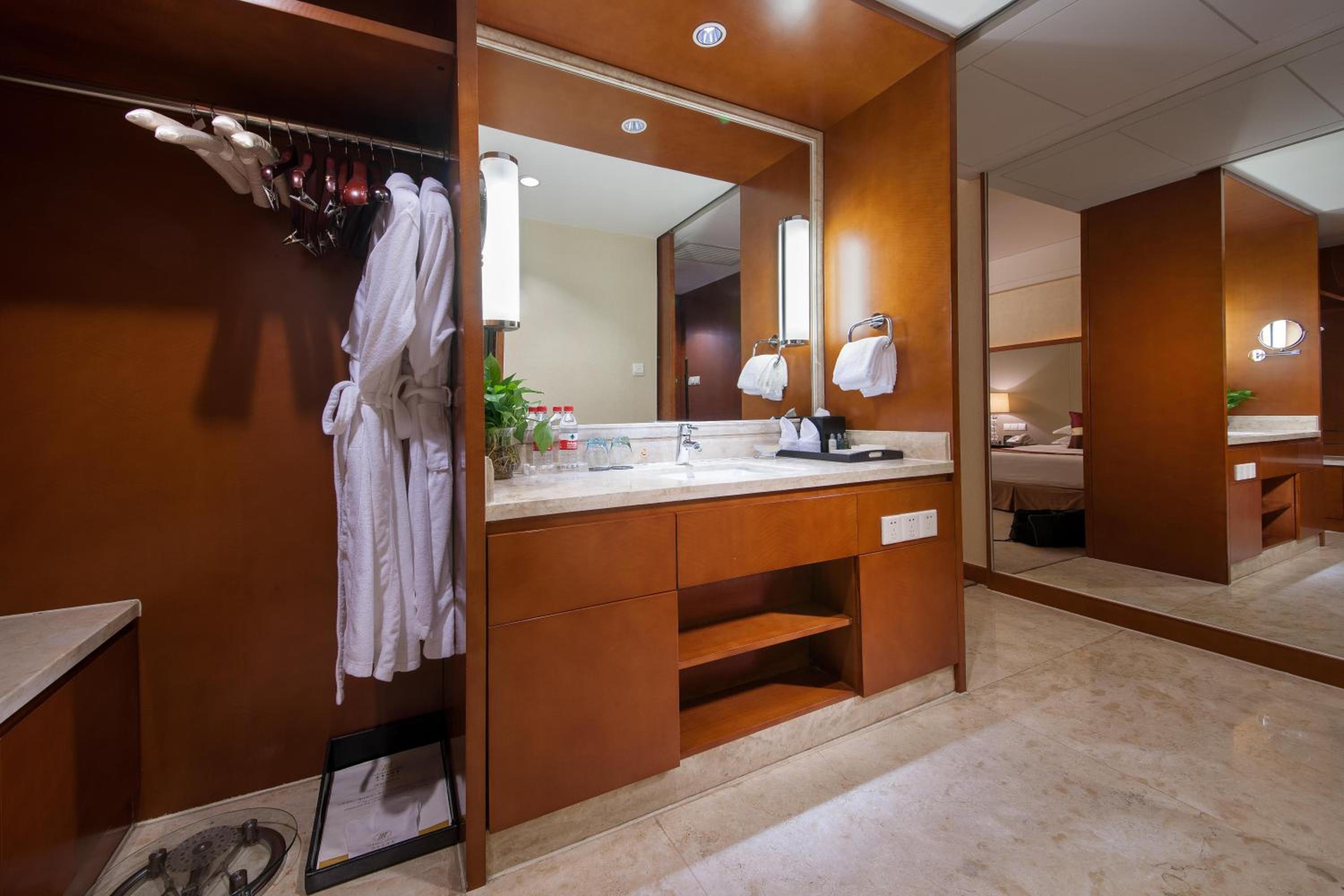 Deluxe Twin Room photo 3