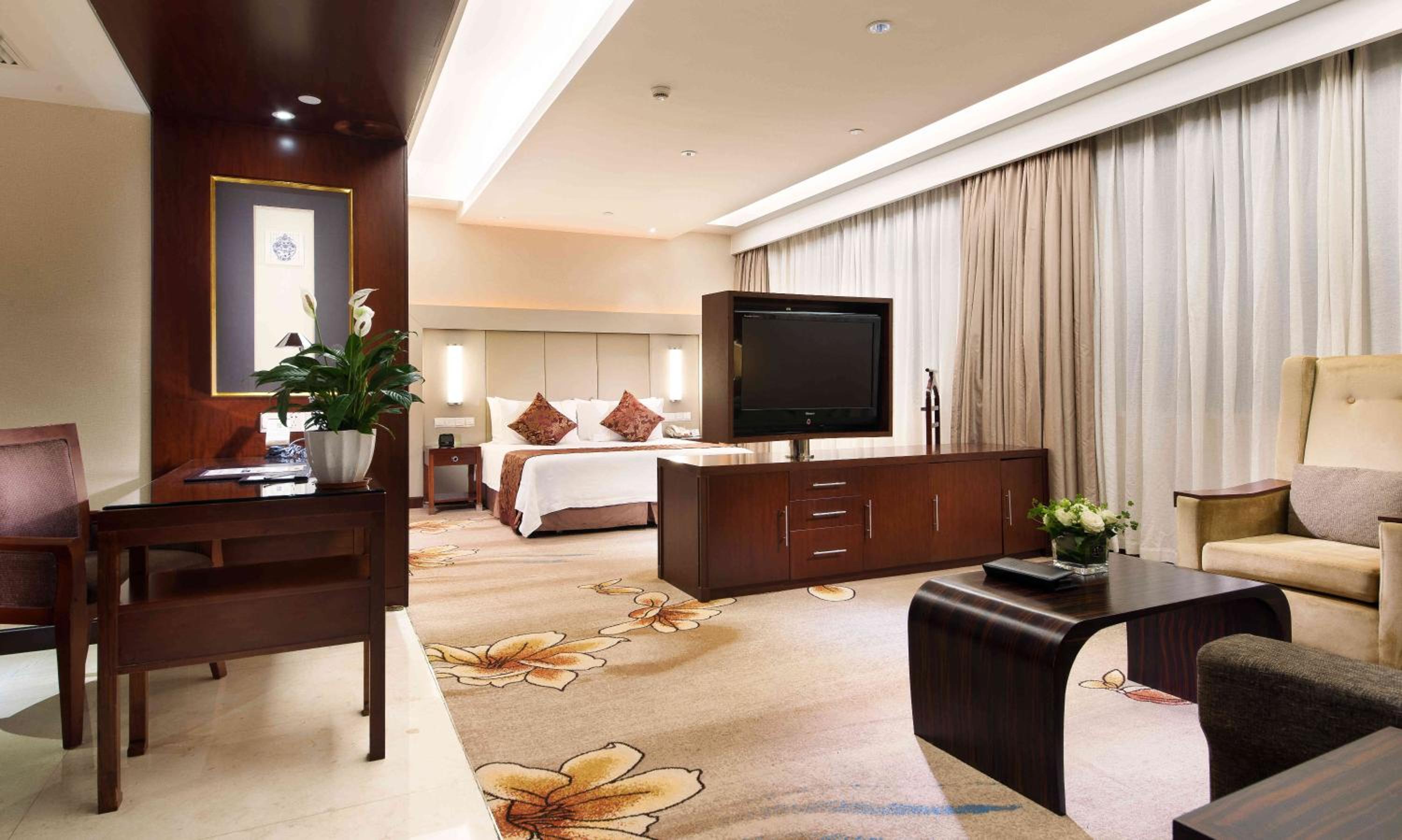 Superior King Suite photo 1