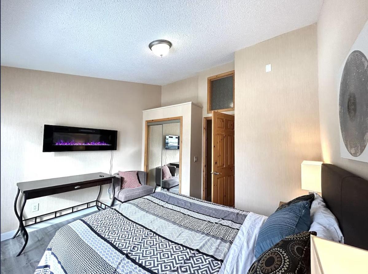 Two-Bedroom House photo 3