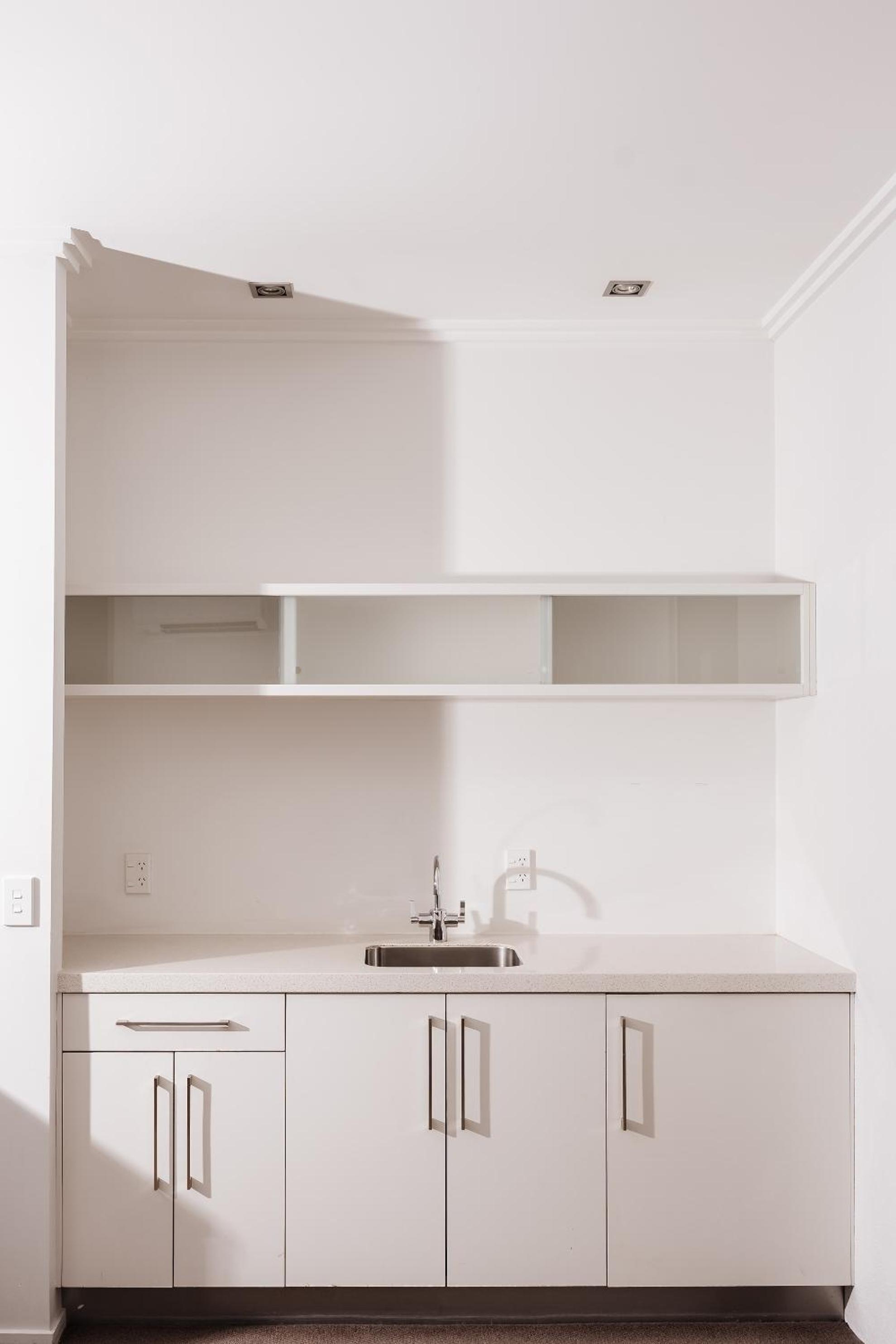 Overwater Executive - Photo 2