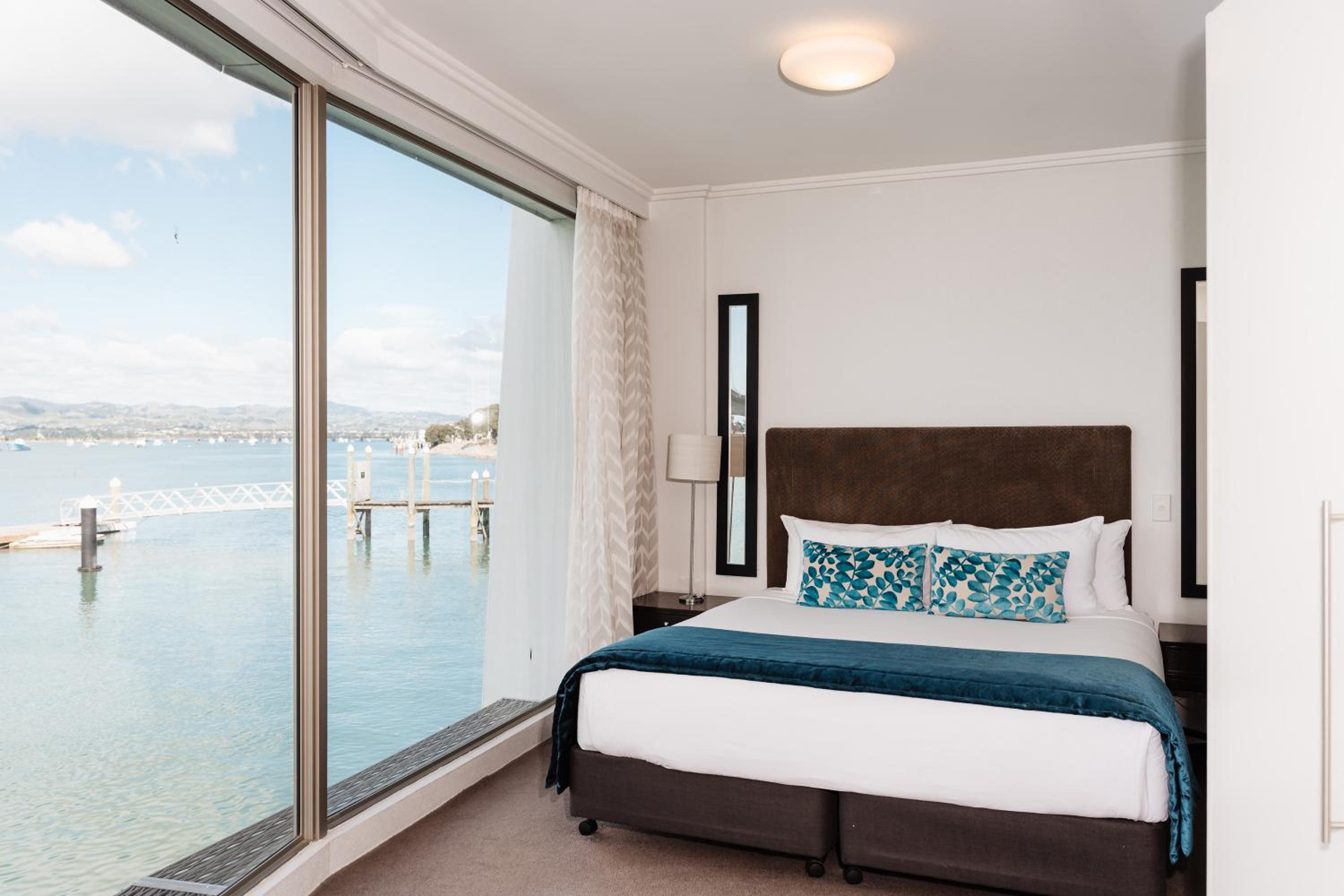 Overwater Executive - Photo 1