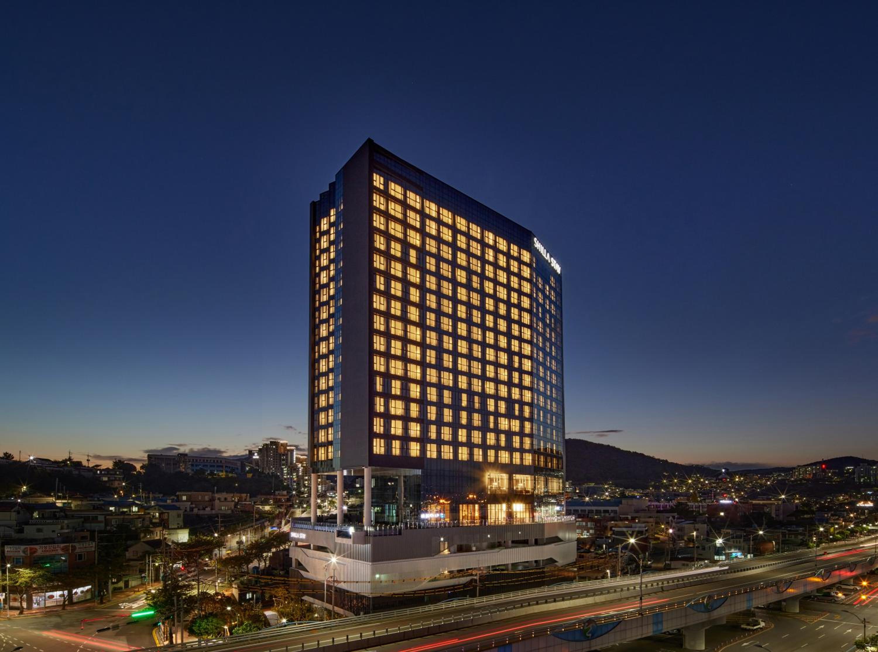 Standard Ondol Double Room with City View - Photo 4