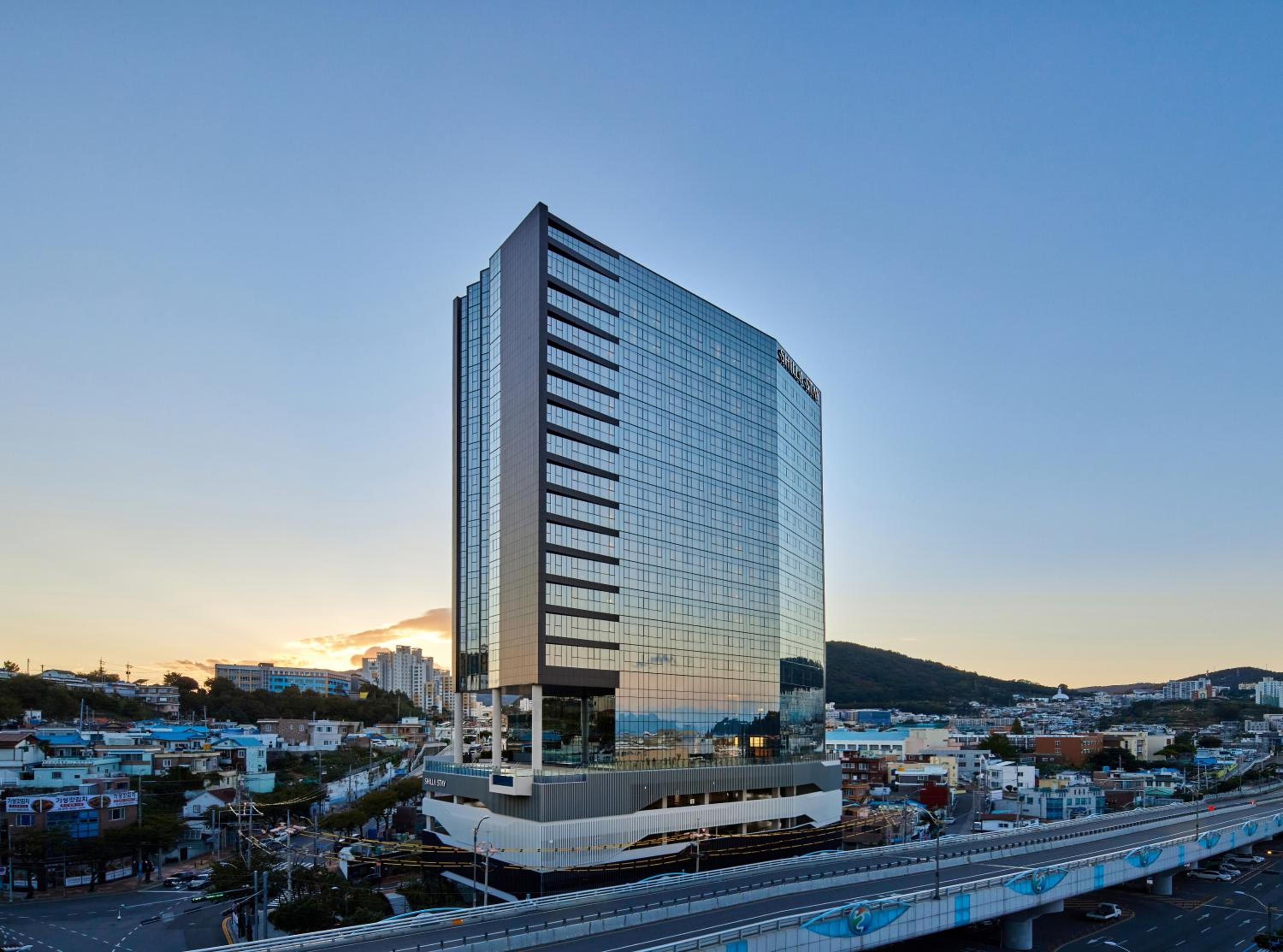 Standard Ondol Double Room with City View - Photo 3