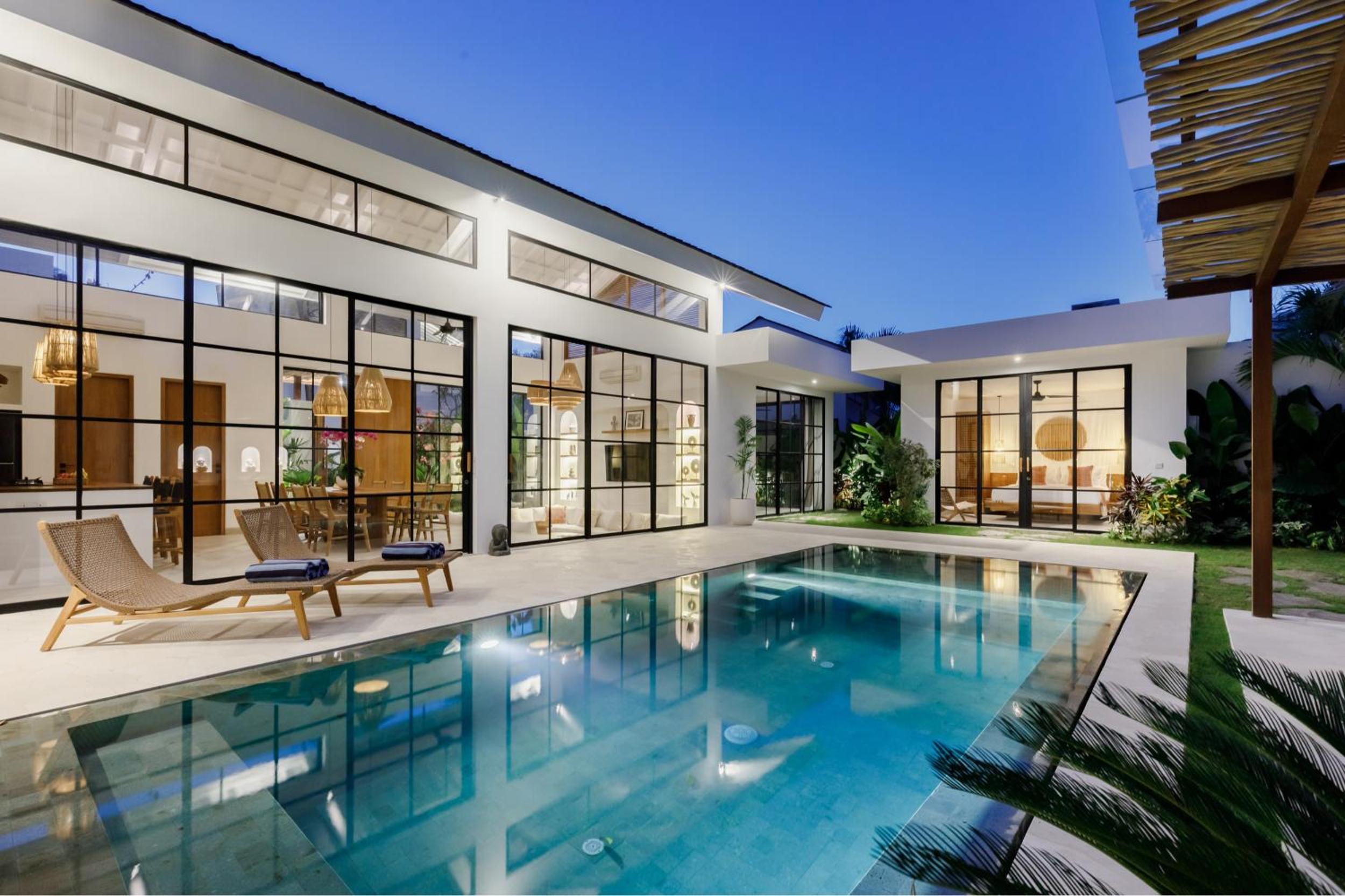 Villa with Private Pool photo 2