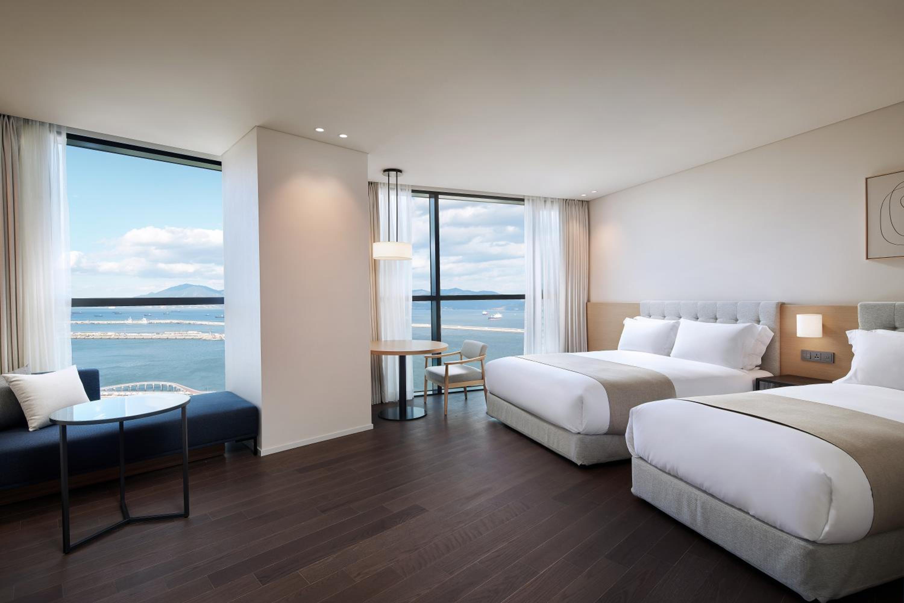 Junior Suite Family Twin with Ocean View - Photo 4
